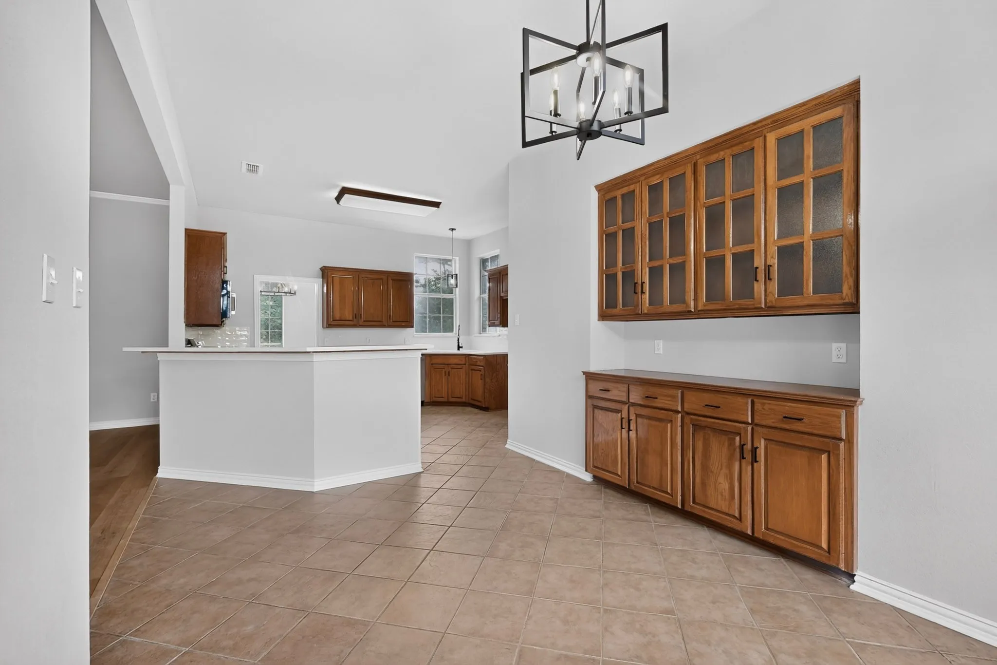 Single Family Residence For Sale in Ellis County , 2002 Clearview Drive, Ennis, Texas 75119, 3 Bedroom, 2 Bathroom, 2 Garage spaces, 2,406 Sqft, built in 1995, mls#21391052, Real Estate Agent in Ennis, Homes For Sale in Ellis county, Homes For Sale in Ennis, Realtor in Ennis Texas, Real Estate Brokerage Independent Realty Texas, Luminita Cordes Realtor
