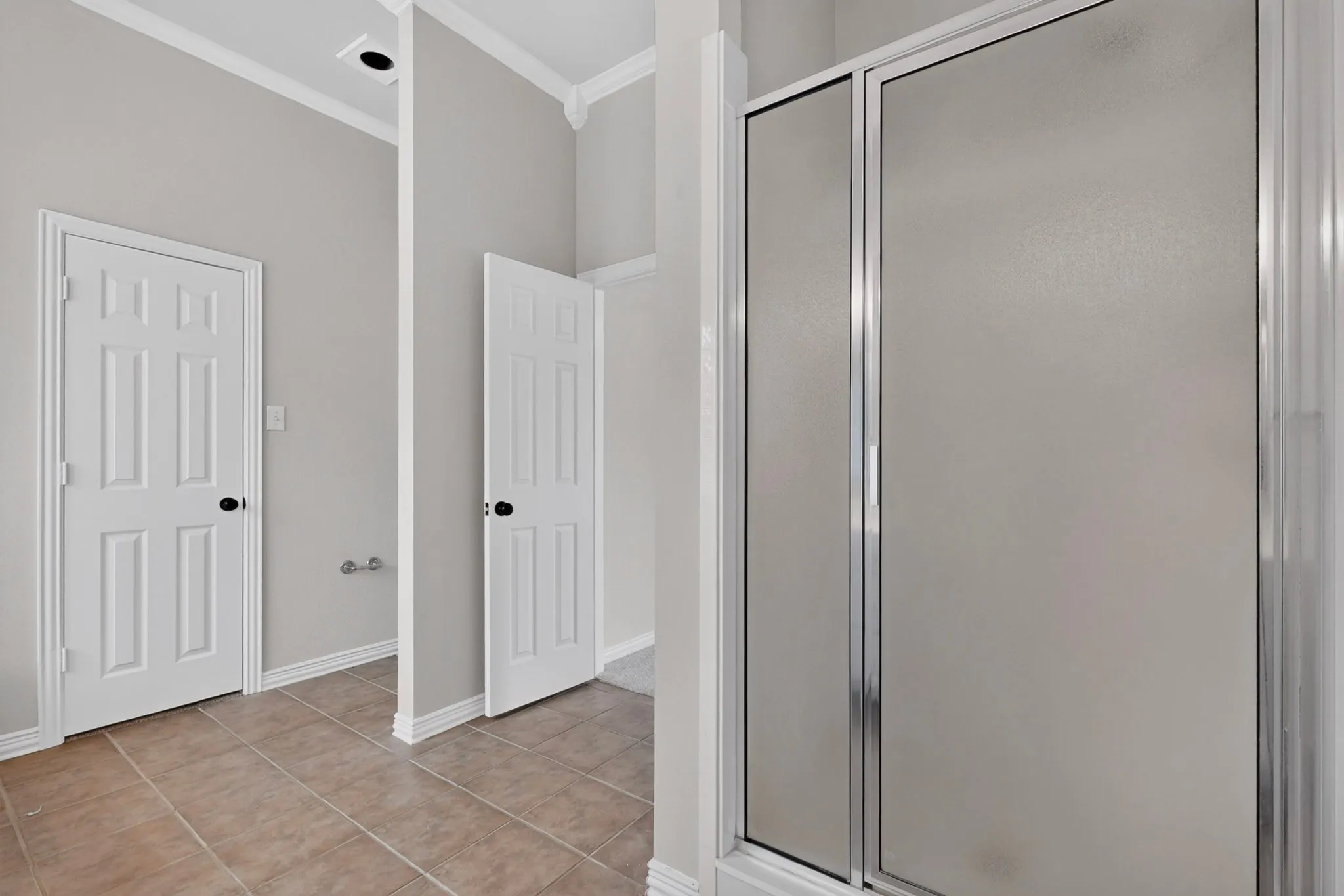 Single Family Residence For Sale in Ellis County , 2002 Clearview Drive, Ennis, Texas 75119, 3 Bedroom, 2 Bathroom, 2 Garage spaces, 2,406 Sqft, built in 1995, mls#21391052, Real Estate Agent in Ennis, Homes For Sale in Ellis county, Homes For Sale in Ennis, Realtor in Ennis Texas, Real Estate Brokerage Independent Realty Texas, Luminita Cordes Realtor