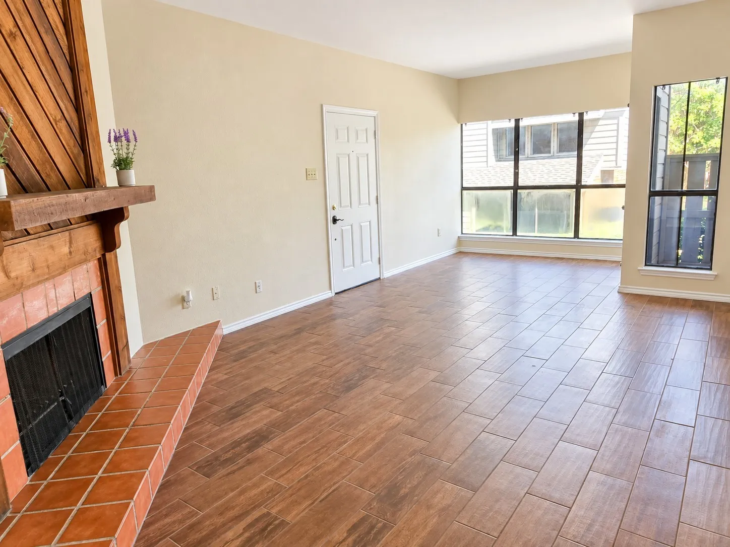 Condominium For Sale in Dallas County , 9600 Royal Lane 302, Dallas, Texas 75243, 1 Bedroom, 1 Bathroom, Garage spaces, 745 Sqft, built in 1983, mls#21389547, Real Estate Agent in Dallas, Homes For Sale in Dallas county, Homes For Sale in Dallas, Realtor in Dallas Texas, Real Estate Brokerage Independent Realty Texas, Luminita Cordes Realtor