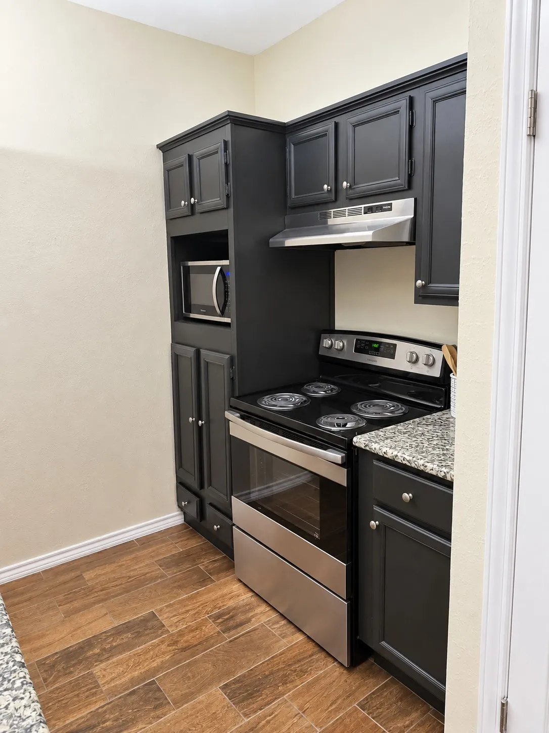 Condominium For Sale in Dallas County , 9600 Royal Lane 302, Dallas, Texas 75243, 1 Bedroom, 1 Bathroom, Garage spaces, 745 Sqft, built in 1983, mls#21389547, Real Estate Agent in Dallas, Homes For Sale in Dallas county, Homes For Sale in Dallas, Realtor in Dallas Texas, Real Estate Brokerage Independent Realty Texas, Luminita Cordes Realtor