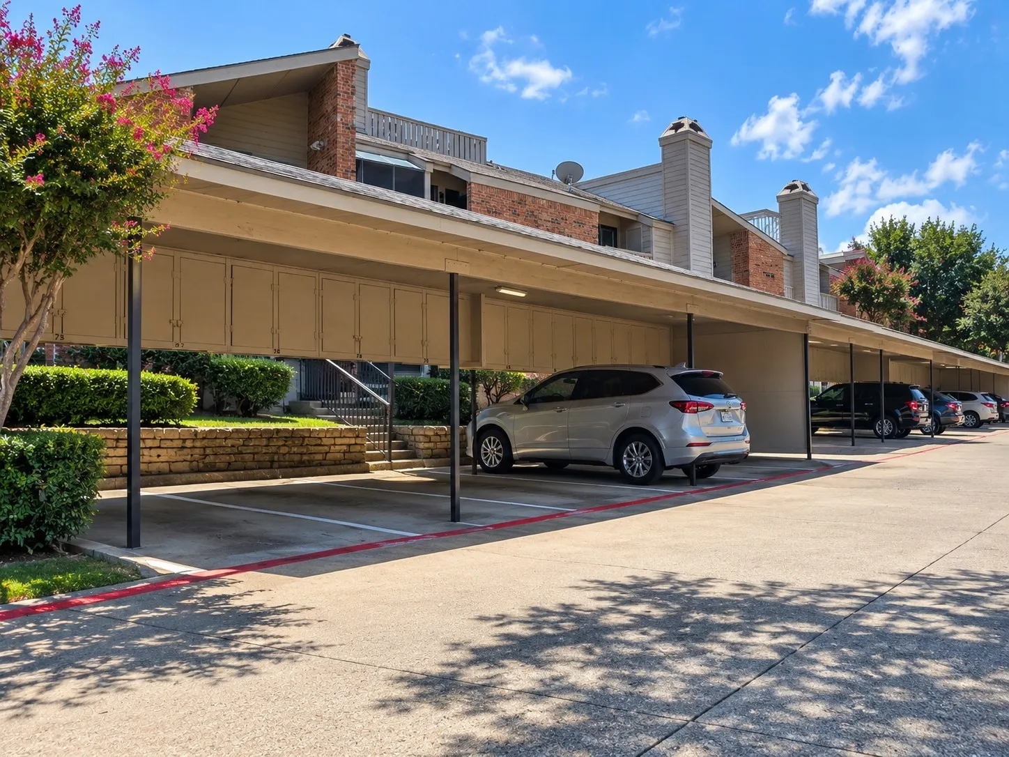 Condominium For Sale in Dallas County , 9600 Royal Lane 302, Dallas, Texas 75243, 1 Bedroom, 1 Bathroom, Garage spaces, 745 Sqft, built in 1983, mls#21389547, Real Estate Agent in Dallas, Homes For Sale in Dallas county, Homes For Sale in Dallas, Realtor in Dallas Texas, Real Estate Brokerage Independent Realty Texas, Luminita Cordes Realtor