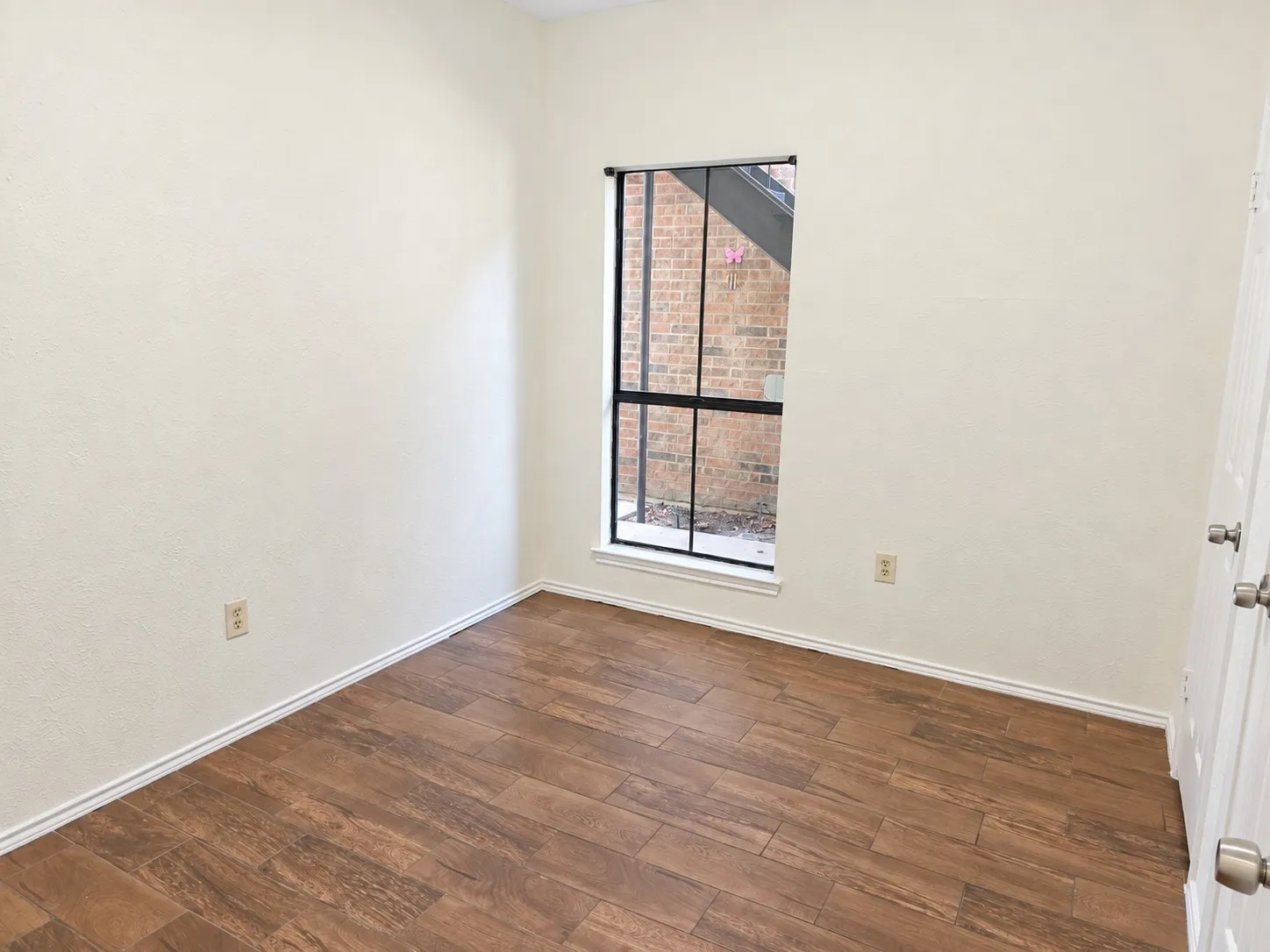 Condominium For Sale in Dallas County , 9600 Royal Lane 102, Dallas, Texas 75243, 2 Bedroom, 1 Bathroom, Garage spaces, 914 Sqft, built in 1983, mls#21389441, Real Estate Agent in Dallas, Homes For Sale in Dallas county, Homes For Sale in Dallas, Realtor in Dallas Texas, Real Estate Brokerage Independent Realty Texas, Luminita Cordes Realtor