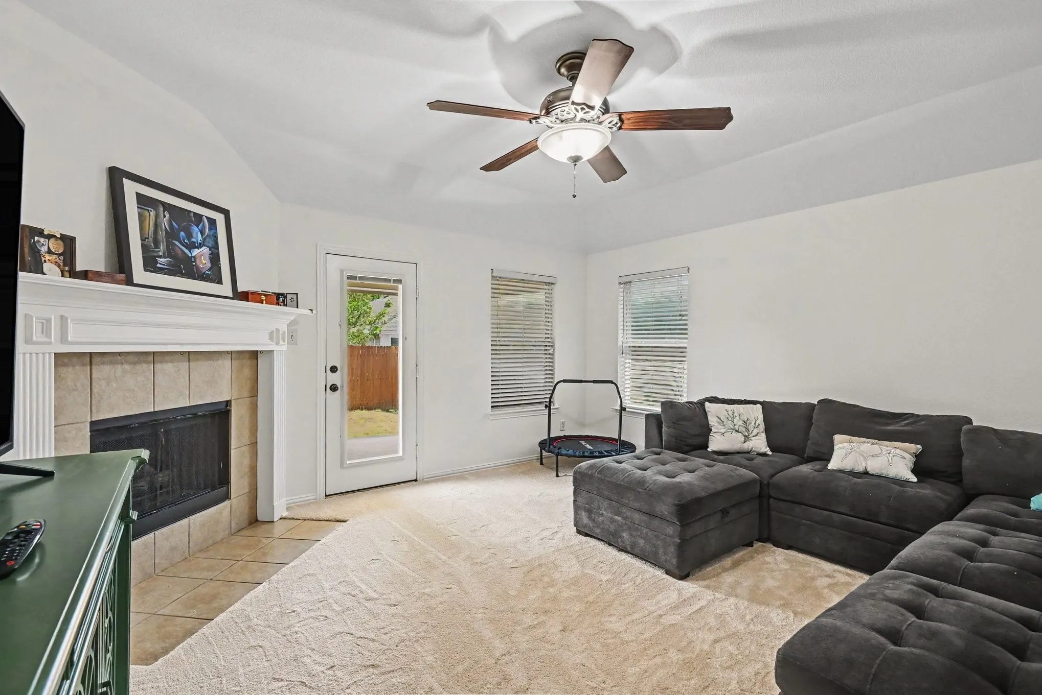 Single Family Residence For Sale in Tarrant County , 8108 Ruse Springs Lane, Fort Worth, Texas 76131, 3 Bedroom, 2 Bathroom, 2 Garage spaces, 1,800 Sqft, built in 2009, mls#21391076, Real Estate Agent in Fort Worth, Homes For Sale in Tarrant county, Homes For Sale in Fort Worth, Realtor in Fort Worth Texas, Real Estate Brokerage Independent Realty Texas, Luminita Cordes Realtor