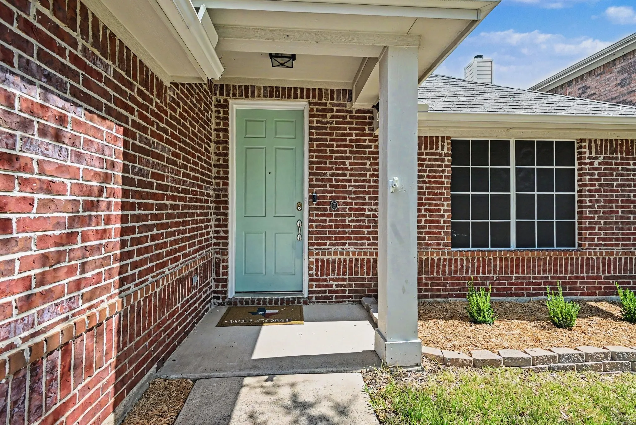 Single Family Residence For Sale in Tarrant County , 8108 Ruse Springs Lane, Fort Worth, Texas 76131, 3 Bedroom, 2 Bathroom, 2 Garage spaces, 1,800 Sqft, built in 2009, mls#21391076, Real Estate Agent in Fort Worth, Homes For Sale in Tarrant county, Homes For Sale in Fort Worth, Realtor in Fort Worth Texas, Real Estate Brokerage Independent Realty Texas, Luminita Cordes Realtor