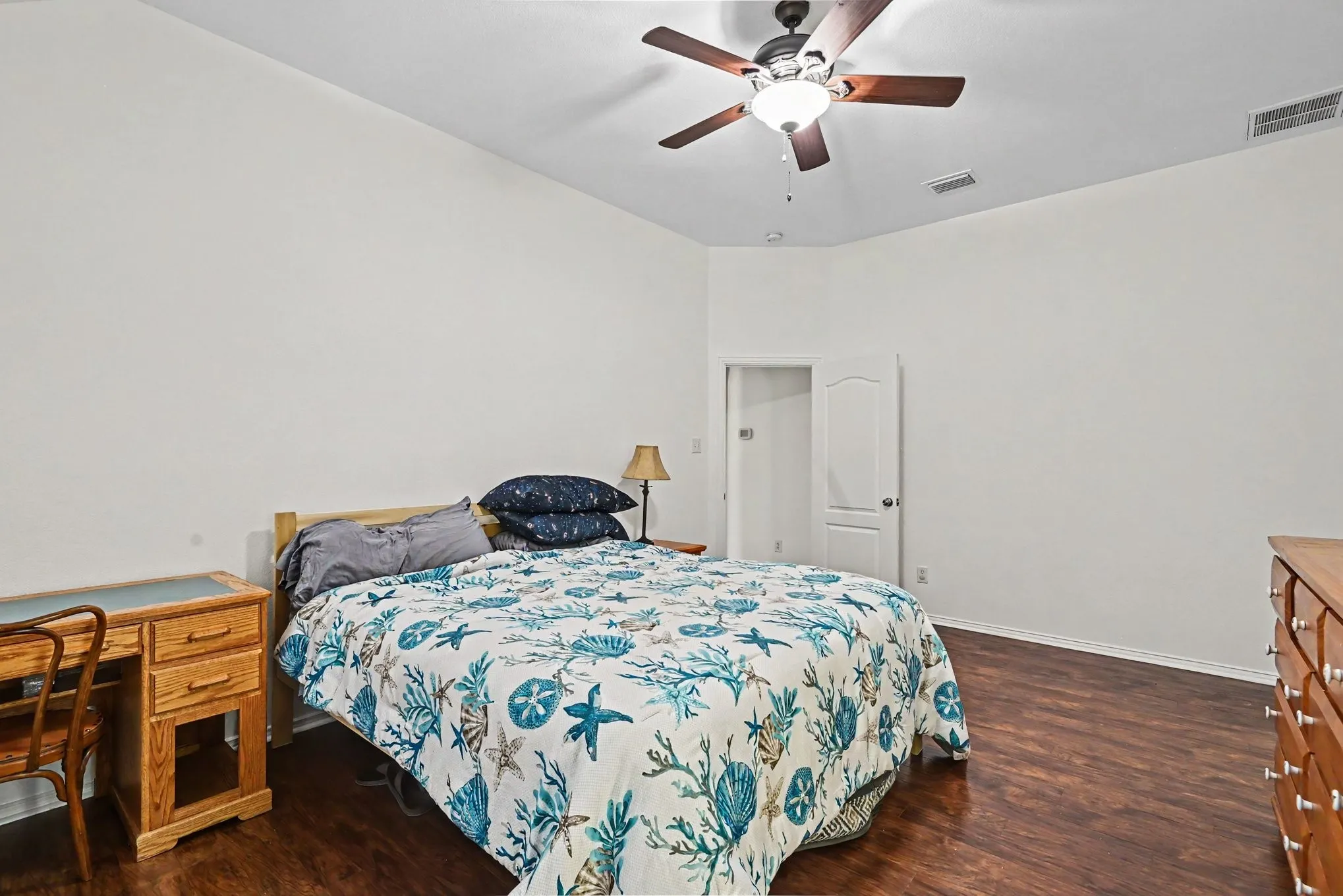 Single Family Residence For Sale in Tarrant County , 8108 Ruse Springs Lane, Fort Worth, Texas 76131, 3 Bedroom, 2 Bathroom, 2 Garage spaces, 1,800 Sqft, built in 2009, mls#21391076, Real Estate Agent in Fort Worth, Homes For Sale in Tarrant county, Homes For Sale in Fort Worth, Realtor in Fort Worth Texas, Real Estate Brokerage Independent Realty Texas, Luminita Cordes Realtor
