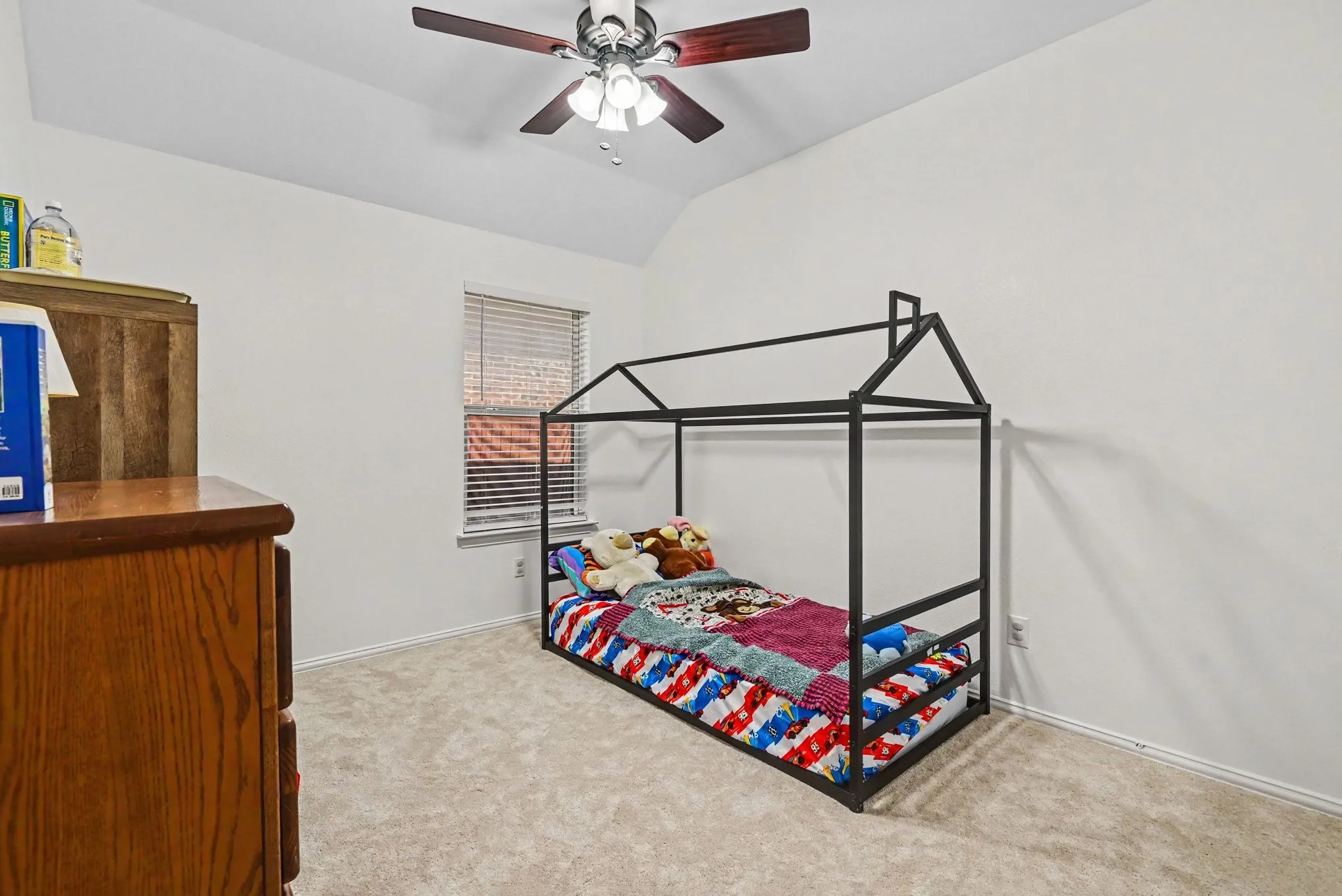 Single Family Residence For Sale in Tarrant County , 8108 Ruse Springs Lane, Fort Worth, Texas 76131, 3 Bedroom, 2 Bathroom, 2 Garage spaces, 1,800 Sqft, built in 2009, mls#21391076, Real Estate Agent in Fort Worth, Homes For Sale in Tarrant county, Homes For Sale in Fort Worth, Realtor in Fort Worth Texas, Real Estate Brokerage Independent Realty Texas, Luminita Cordes Realtor