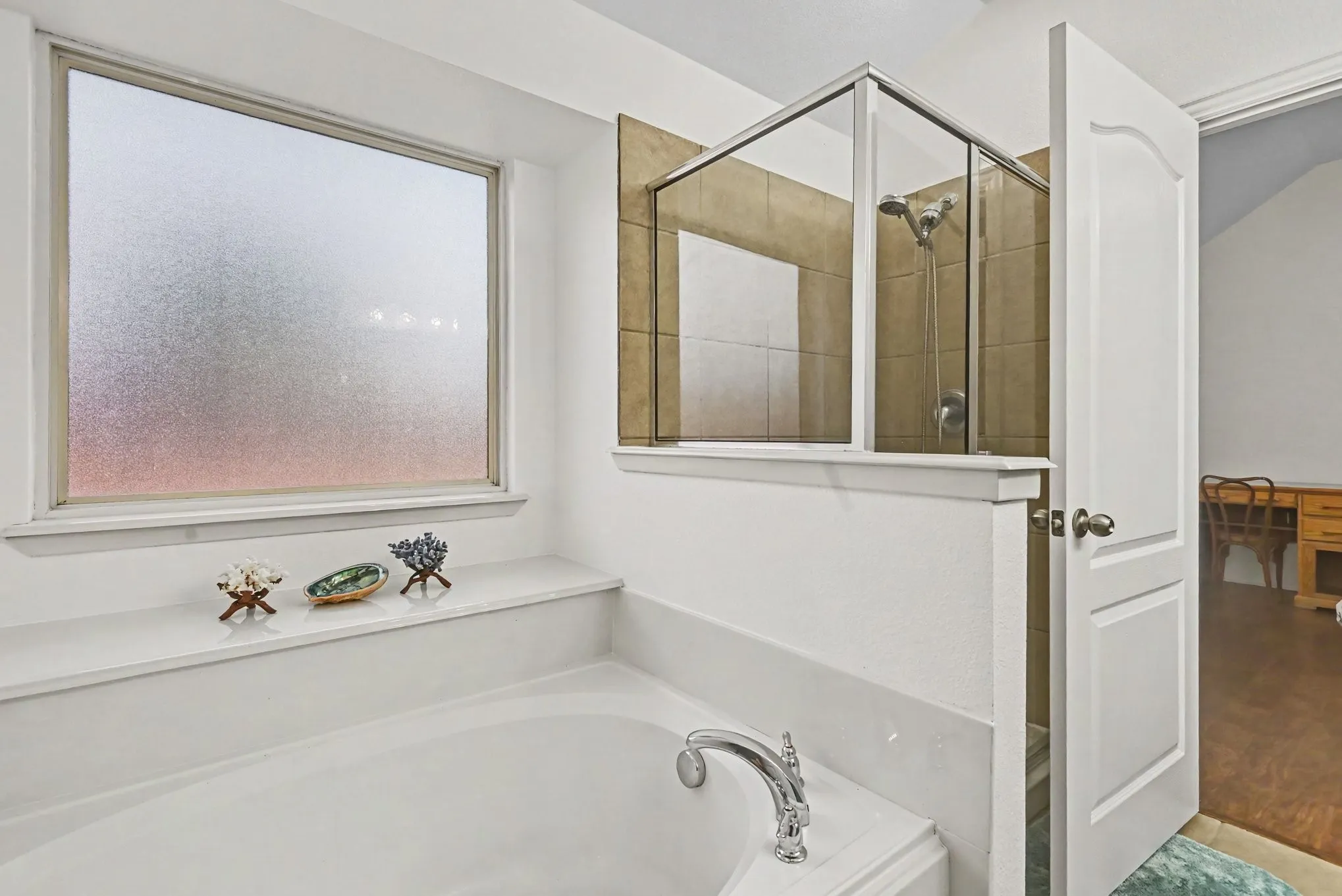 Single Family Residence For Sale in Tarrant County , 8108 Ruse Springs Lane, Fort Worth, Texas 76131, 3 Bedroom, 2 Bathroom, 2 Garage spaces, 1,800 Sqft, built in 2009, mls#21391076, Real Estate Agent in Fort Worth, Homes For Sale in Tarrant county, Homes For Sale in Fort Worth, Realtor in Fort Worth Texas, Real Estate Brokerage Independent Realty Texas, Luminita Cordes Realtor