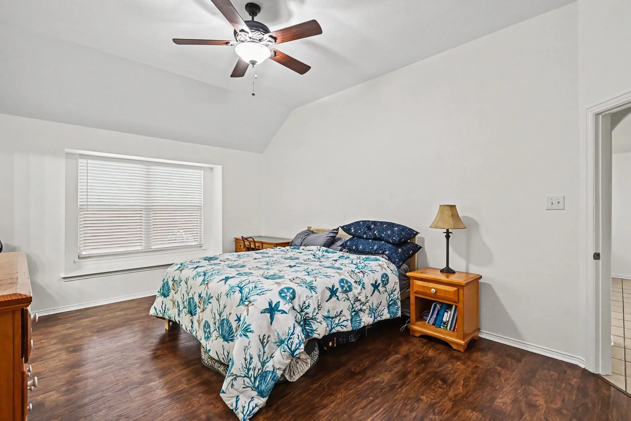 Single Family Residence For Sale in Tarrant County , 8108 Ruse Springs Lane, Fort Worth, Texas 76131, 3 Bedroom, 2 Bathroom, 2 Garage spaces, 1,800 Sqft, built in 2009, mls#21391076, Real Estate Agent in Fort Worth, Homes For Sale in Tarrant county, Homes For Sale in Fort Worth, Realtor in Fort Worth Texas, Real Estate Brokerage Independent Realty Texas, Luminita Cordes Realtor