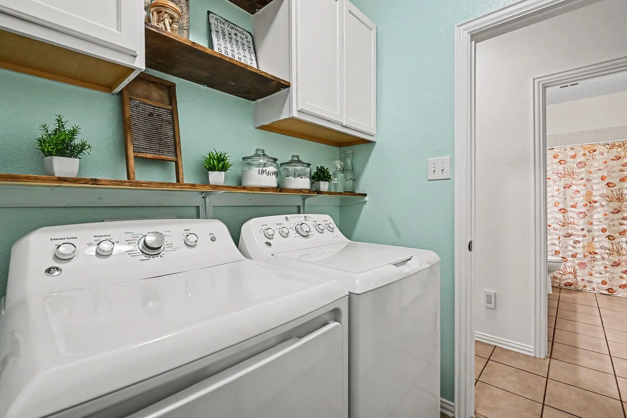 Single Family Residence For Sale in Tarrant County , 8108 Ruse Springs Lane, Fort Worth, Texas 76131, 3 Bedroom, 2 Bathroom, 2 Garage spaces, 1,800 Sqft, built in 2009, mls#21391076, Real Estate Agent in Fort Worth, Homes For Sale in Tarrant county, Homes For Sale in Fort Worth, Realtor in Fort Worth Texas, Real Estate Brokerage Independent Realty Texas, Luminita Cordes Realtor