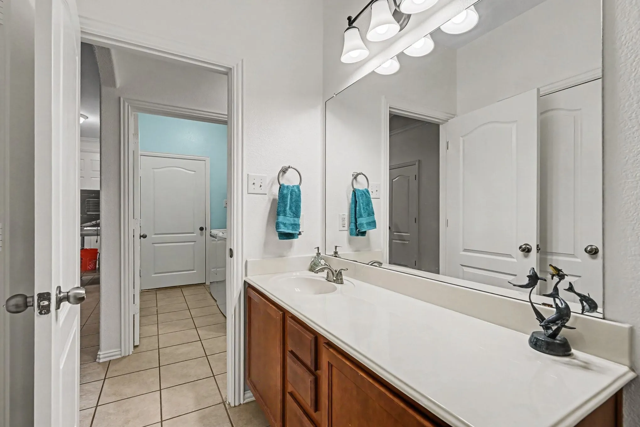 Single Family Residence For Sale in Tarrant County , 8108 Ruse Springs Lane, Fort Worth, Texas 76131, 3 Bedroom, 2 Bathroom, 2 Garage spaces, 1,800 Sqft, built in 2009, mls#21391076, Real Estate Agent in Fort Worth, Homes For Sale in Tarrant county, Homes For Sale in Fort Worth, Realtor in Fort Worth Texas, Real Estate Brokerage Independent Realty Texas, Luminita Cordes Realtor