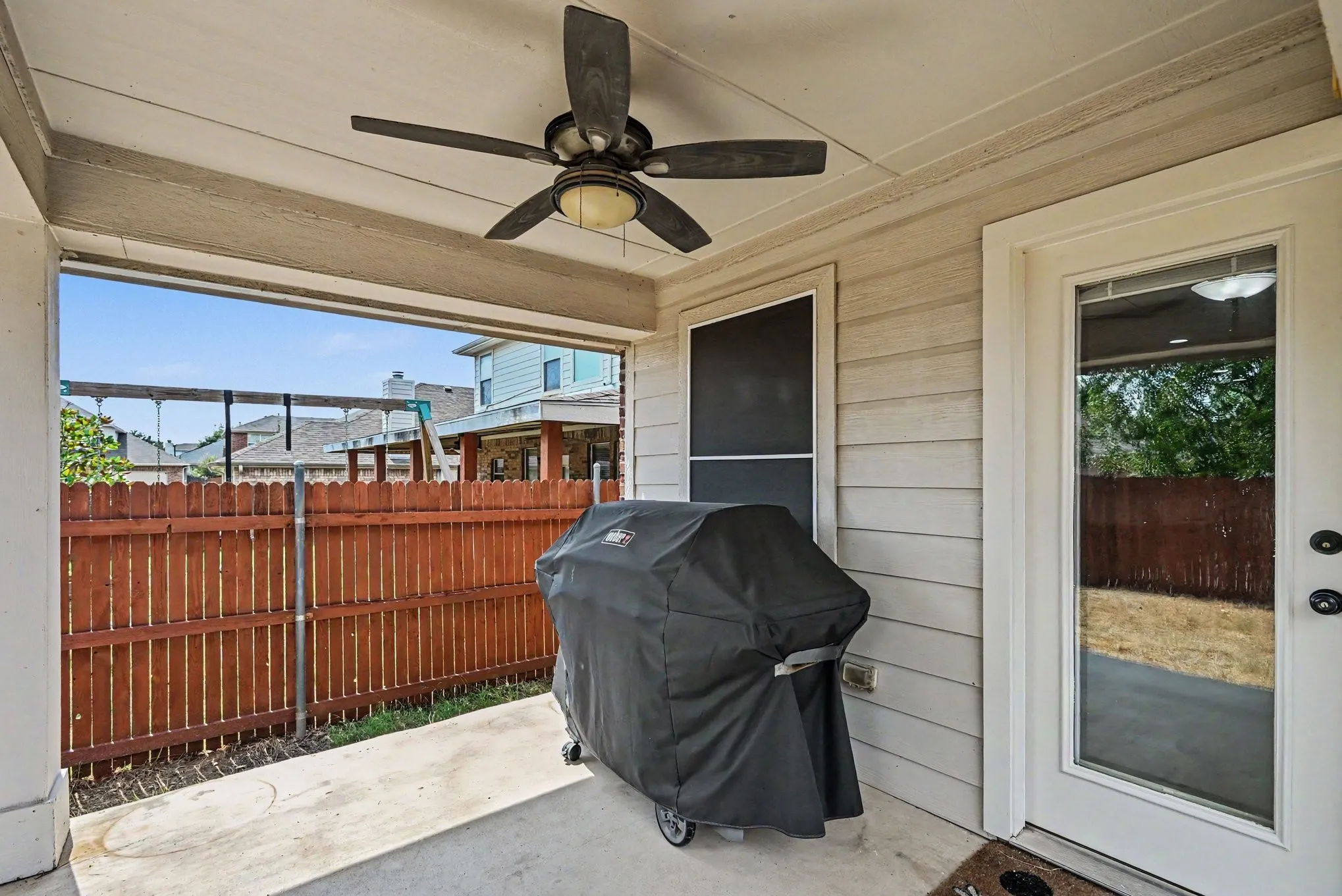 Single Family Residence For Sale in Tarrant County , 8108 Ruse Springs Lane, Fort Worth, Texas 76131, 3 Bedroom, 2 Bathroom, 2 Garage spaces, 1,800 Sqft, built in 2009, mls#21391076, Real Estate Agent in Fort Worth, Homes For Sale in Tarrant county, Homes For Sale in Fort Worth, Realtor in Fort Worth Texas, Real Estate Brokerage Independent Realty Texas, Luminita Cordes Realtor