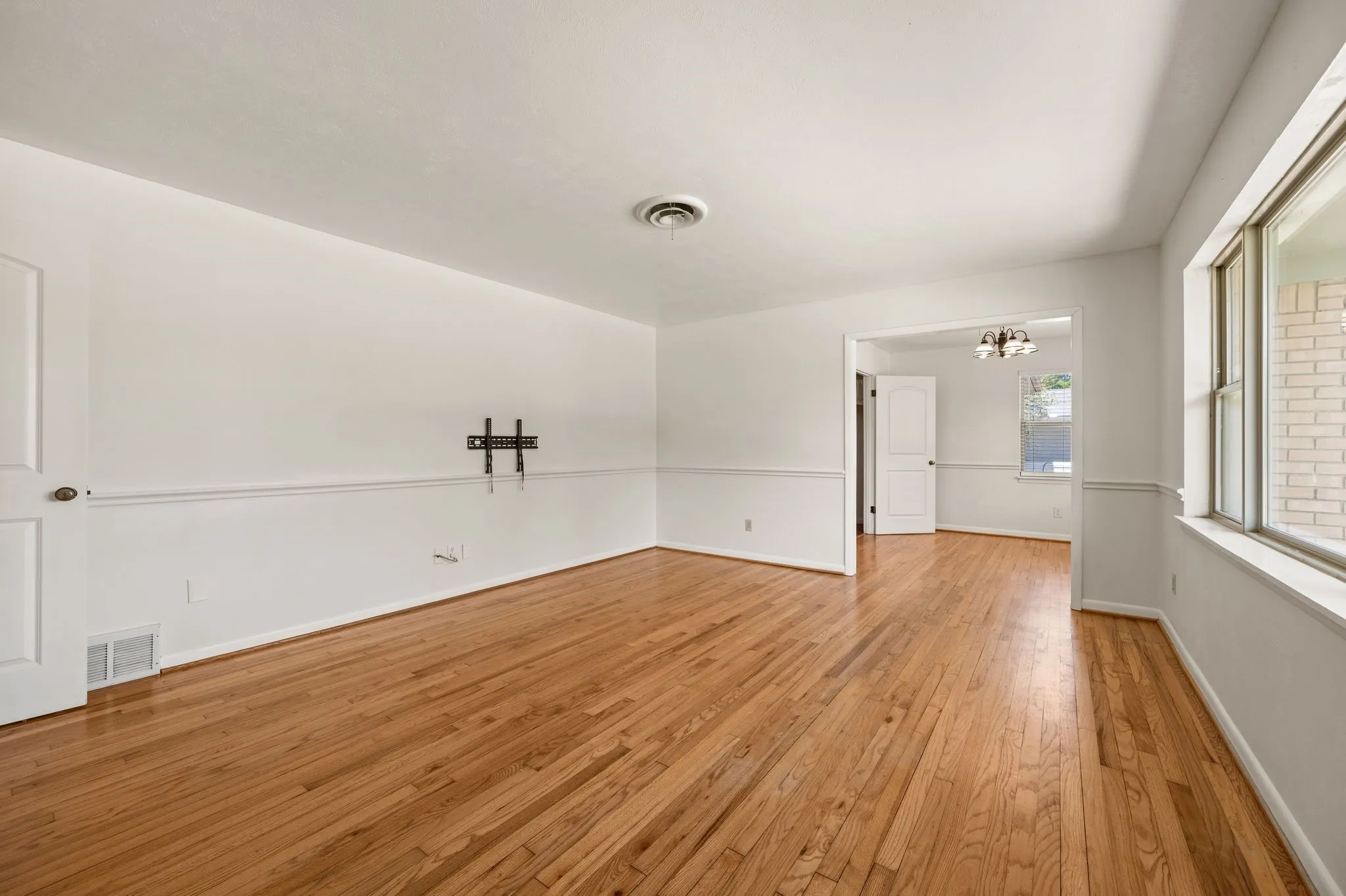Flexible Open Floor Plan!