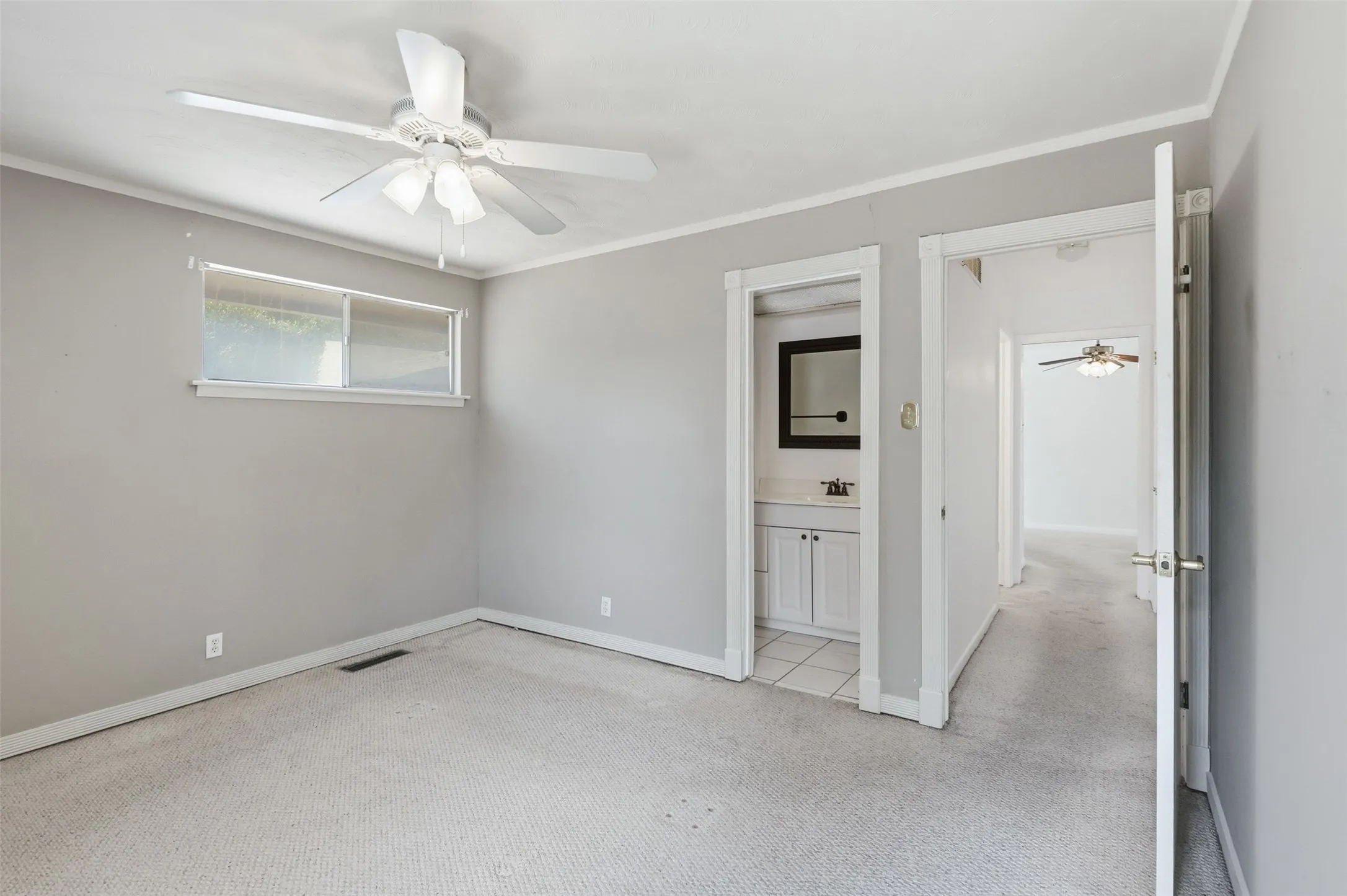 Single Family Residence For Sale in Dallas County , 1702 Bristol Court S, Irving, Texas 75062, 3 Bedroom, 2 Bathroom, 2 Garage spaces, 1,507 Sqft, built in 1959, mls#21390879, Real Estate Agent in Irving, Homes For Sale in Dallas county, Homes For Sale in Irving, Realtor in Irving Texas, Real Estate Brokerage Independent Realty Texas, Luminita Cordes Realtor