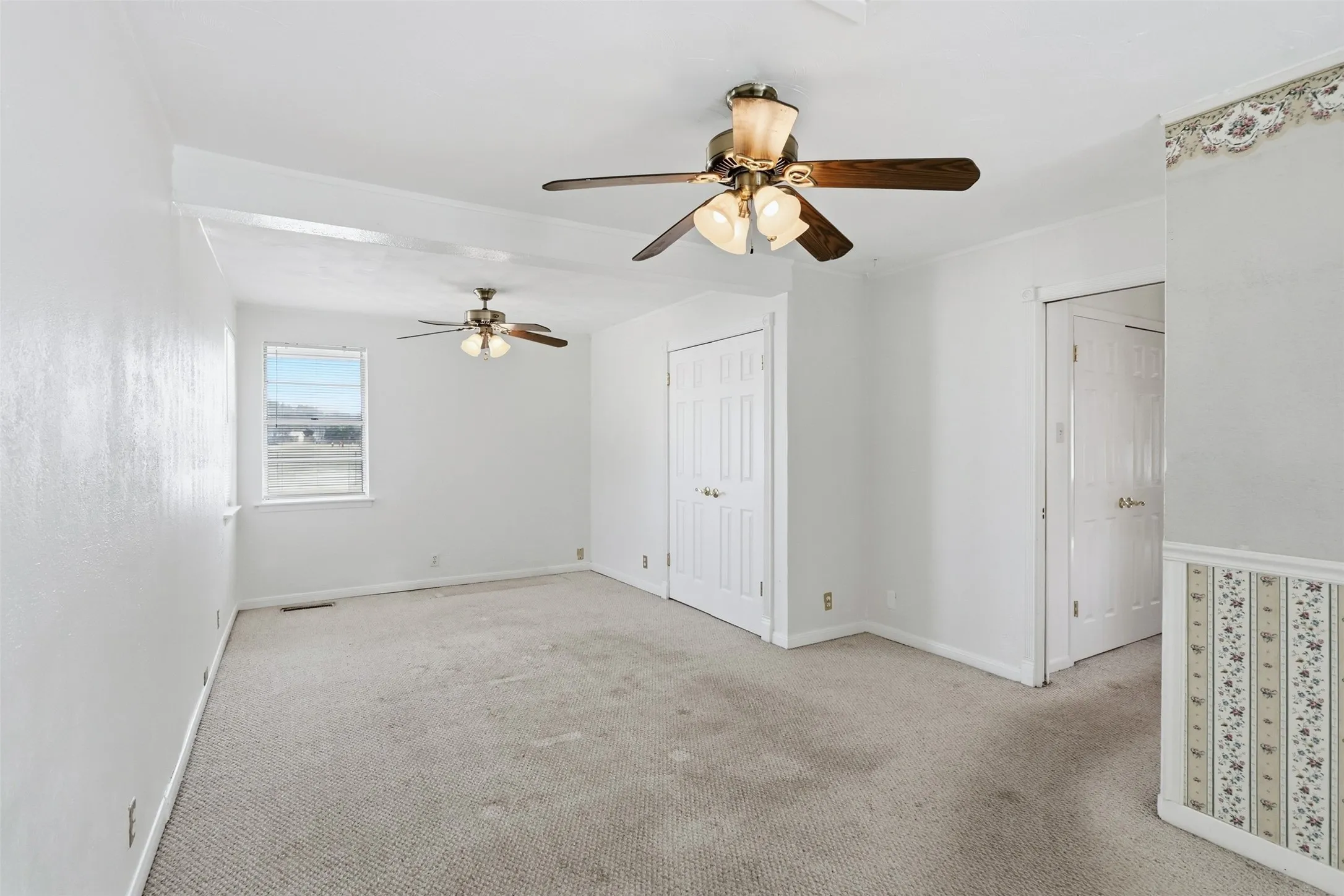 Single Family Residence For Sale in Dallas County , 1702 Bristol Court S, Irving, Texas 75062, 3 Bedroom, 2 Bathroom, 2 Garage spaces, 1,507 Sqft, built in 1959, mls#21390879, Real Estate Agent in Irving, Homes For Sale in Dallas county, Homes For Sale in Irving, Realtor in Irving Texas, Real Estate Brokerage Independent Realty Texas, Luminita Cordes Realtor