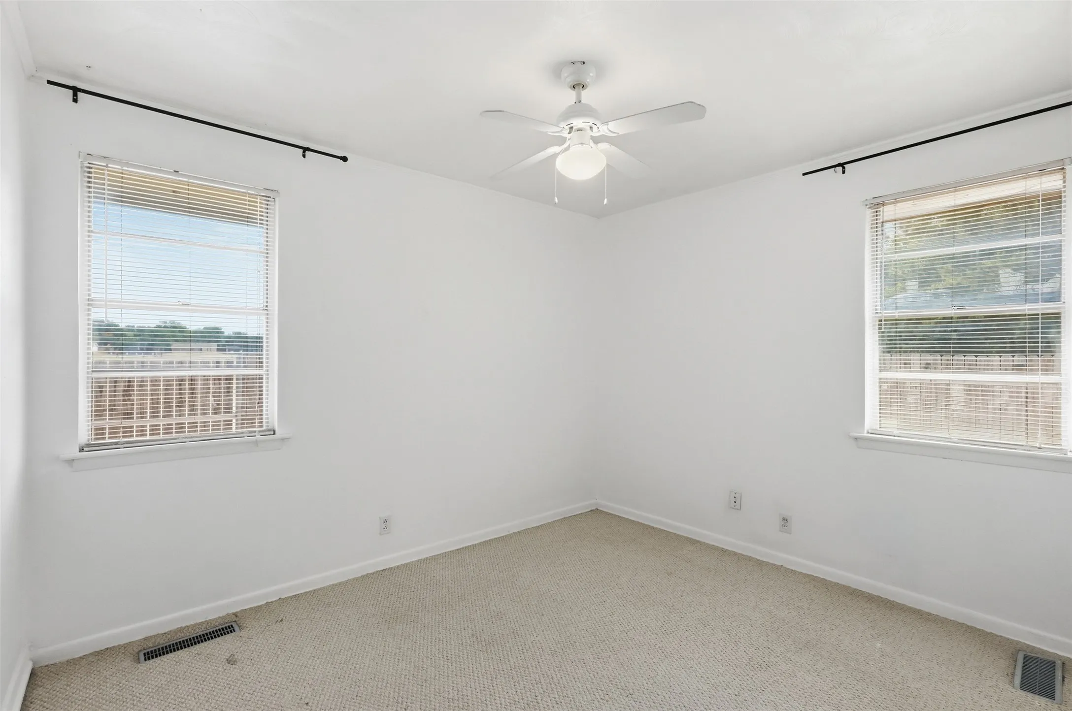 Single Family Residence For Sale in Dallas County , 1702 Bristol Court S, Irving, Texas 75062, 3 Bedroom, 2 Bathroom, 2 Garage spaces, 1,507 Sqft, built in 1959, mls#21390879, Real Estate Agent in Irving, Homes For Sale in Dallas county, Homes For Sale in Irving, Realtor in Irving Texas, Real Estate Brokerage Independent Realty Texas, Luminita Cordes Realtor