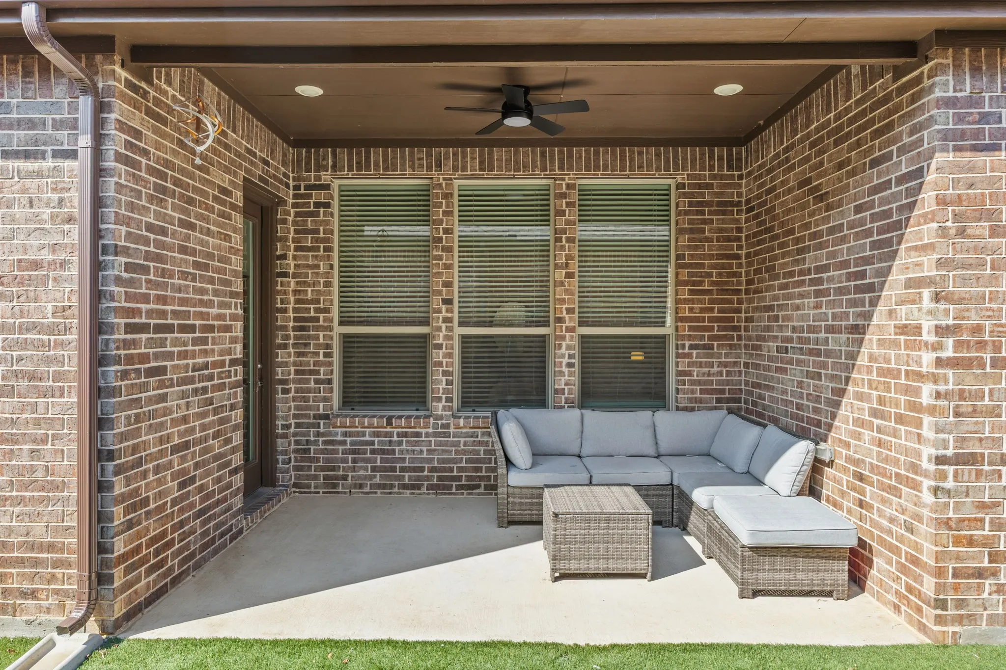 Single Family Residence For Sale in Tarrant County , 4709 Kings Garden Parkway, Arlington, Texas 76005, 2 Bedroom, 2 Bathroom, 2 Garage spaces, 1,774 Sqft, built in 2023, mls#21391008, Real Estate Agent in Arlington, Homes For Sale in Tarrant county, Homes For Sale in Arlington, Realtor in Arlington Texas, Real Estate Brokerage Independent Realty Texas, Luminita Cordes Realtor