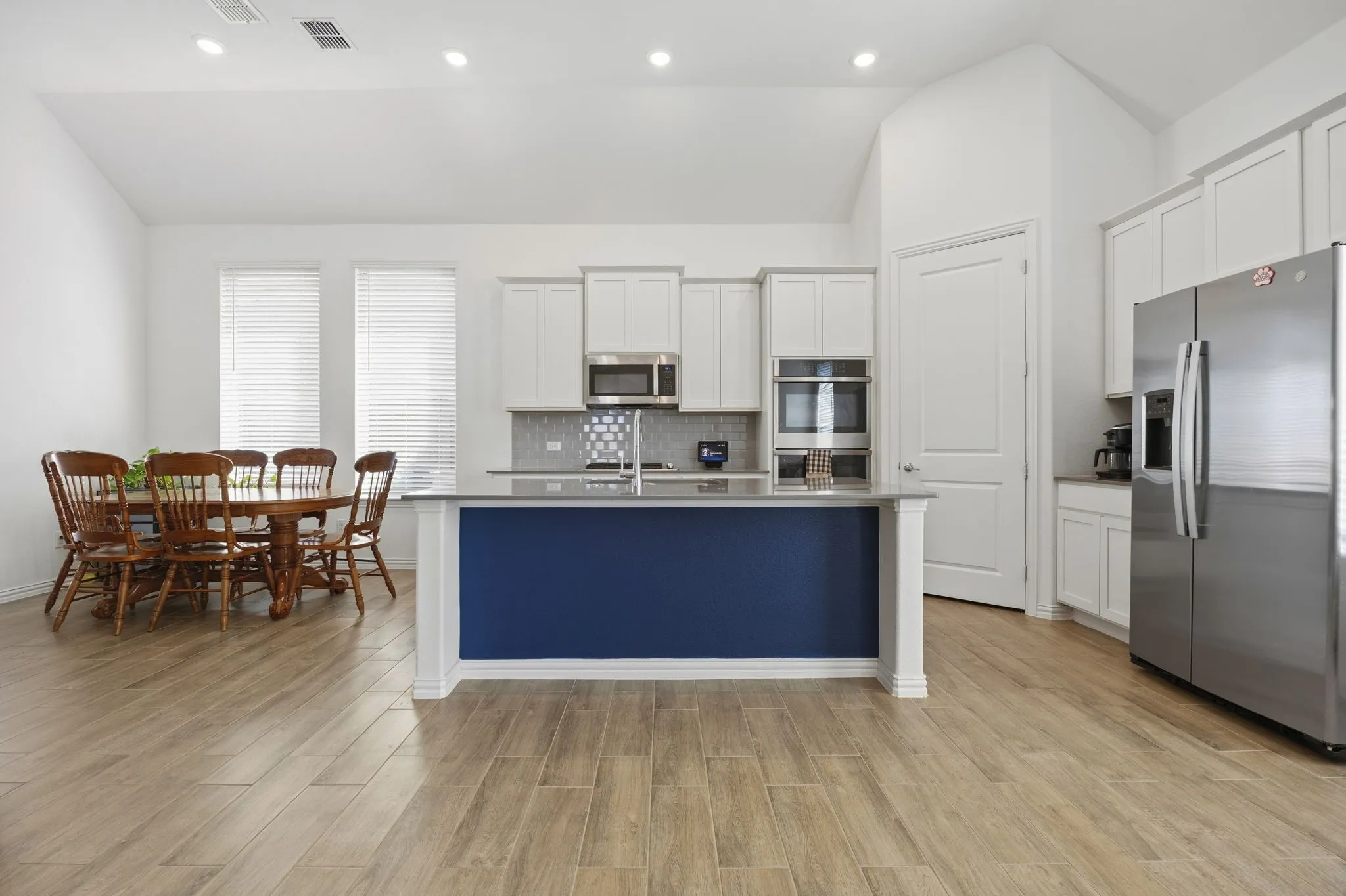 Single Family Residence For Sale in Tarrant County , 4709 Kings Garden Parkway, Arlington, Texas 76005, 2 Bedroom, 2 Bathroom, 2 Garage spaces, 1,774 Sqft, built in 2023, mls#21391008, Real Estate Agent in Arlington, Homes For Sale in Tarrant county, Homes For Sale in Arlington, Realtor in Arlington Texas, Real Estate Brokerage Independent Realty Texas, Luminita Cordes Realtor