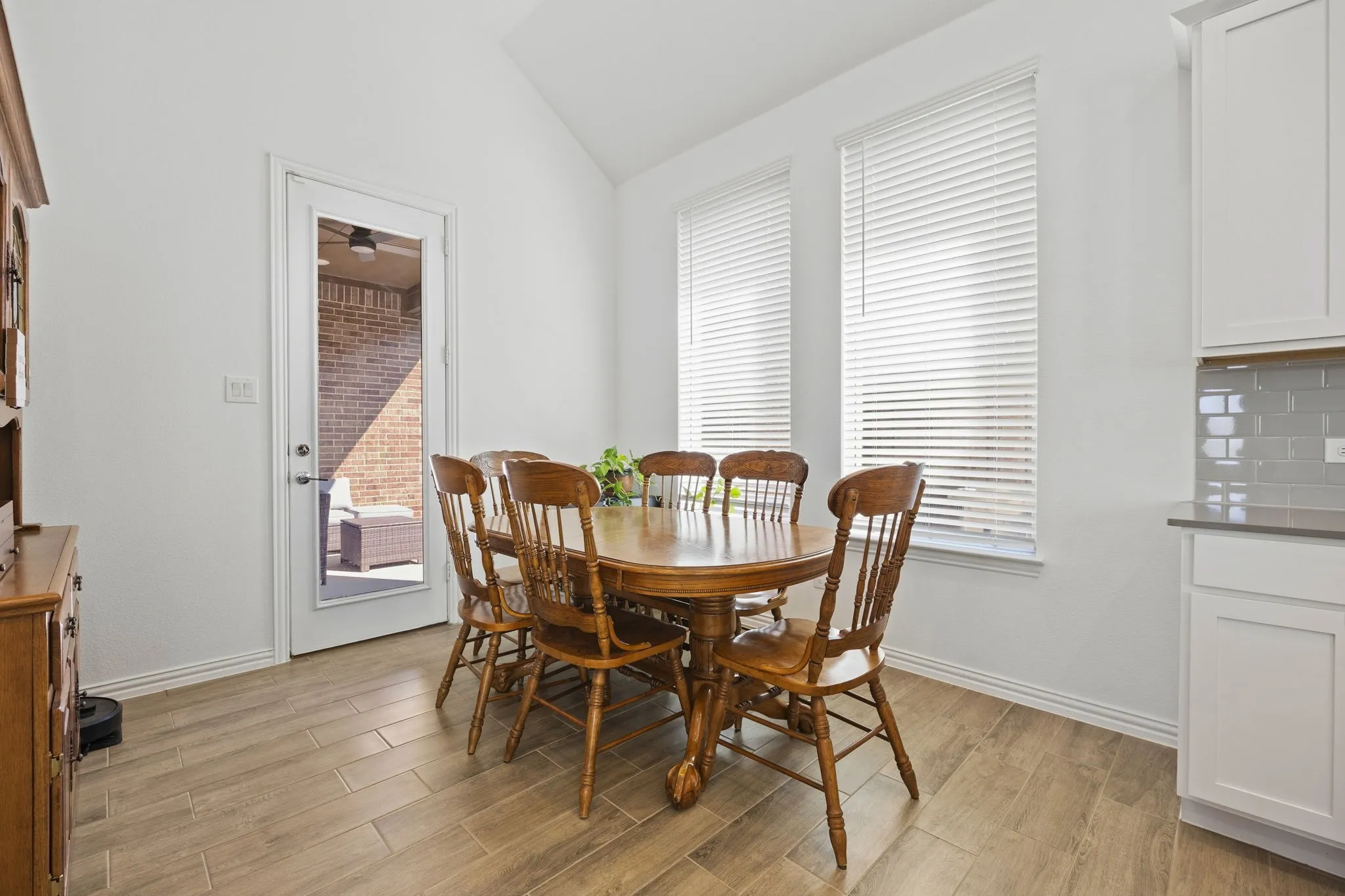 Single Family Residence For Sale in Tarrant County , 4709 Kings Garden Parkway, Arlington, Texas 76005, 2 Bedroom, 2 Bathroom, 2 Garage spaces, 1,774 Sqft, built in 2023, mls#21391008, Real Estate Agent in Arlington, Homes For Sale in Tarrant county, Homes For Sale in Arlington, Realtor in Arlington Texas, Real Estate Brokerage Independent Realty Texas, Luminita Cordes Realtor