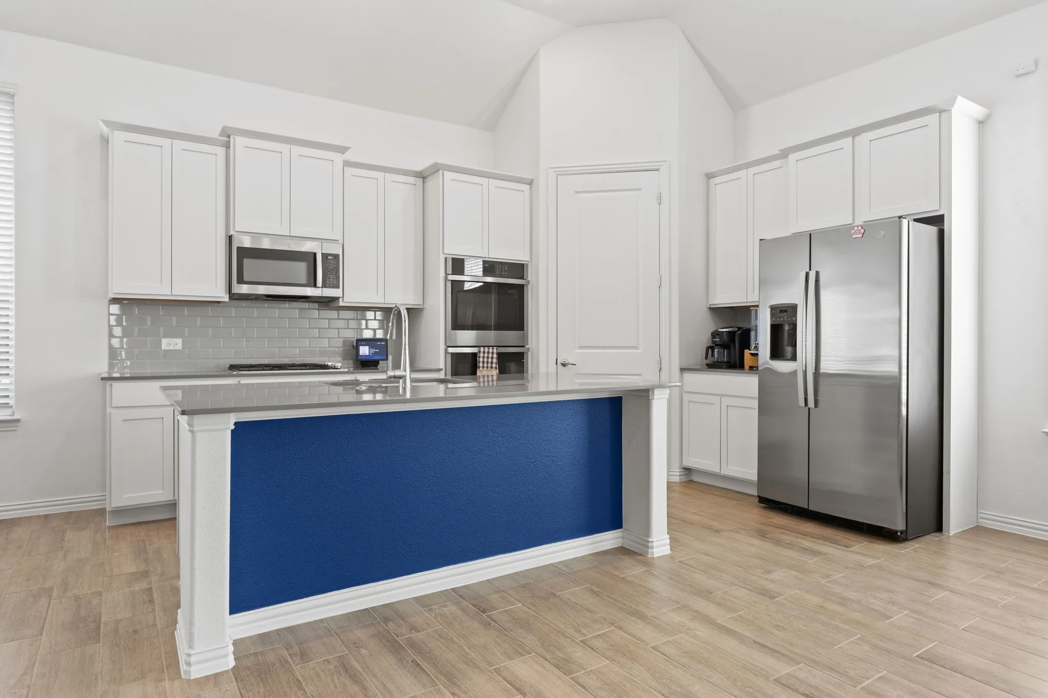 Single Family Residence For Sale in Tarrant County , 4709 Kings Garden Parkway, Arlington, Texas 76005, 2 Bedroom, 2 Bathroom, 2 Garage spaces, 1,774 Sqft, built in 2023, mls#21391008, Real Estate Agent in Arlington, Homes For Sale in Tarrant county, Homes For Sale in Arlington, Realtor in Arlington Texas, Real Estate Brokerage Independent Realty Texas, Luminita Cordes Realtor