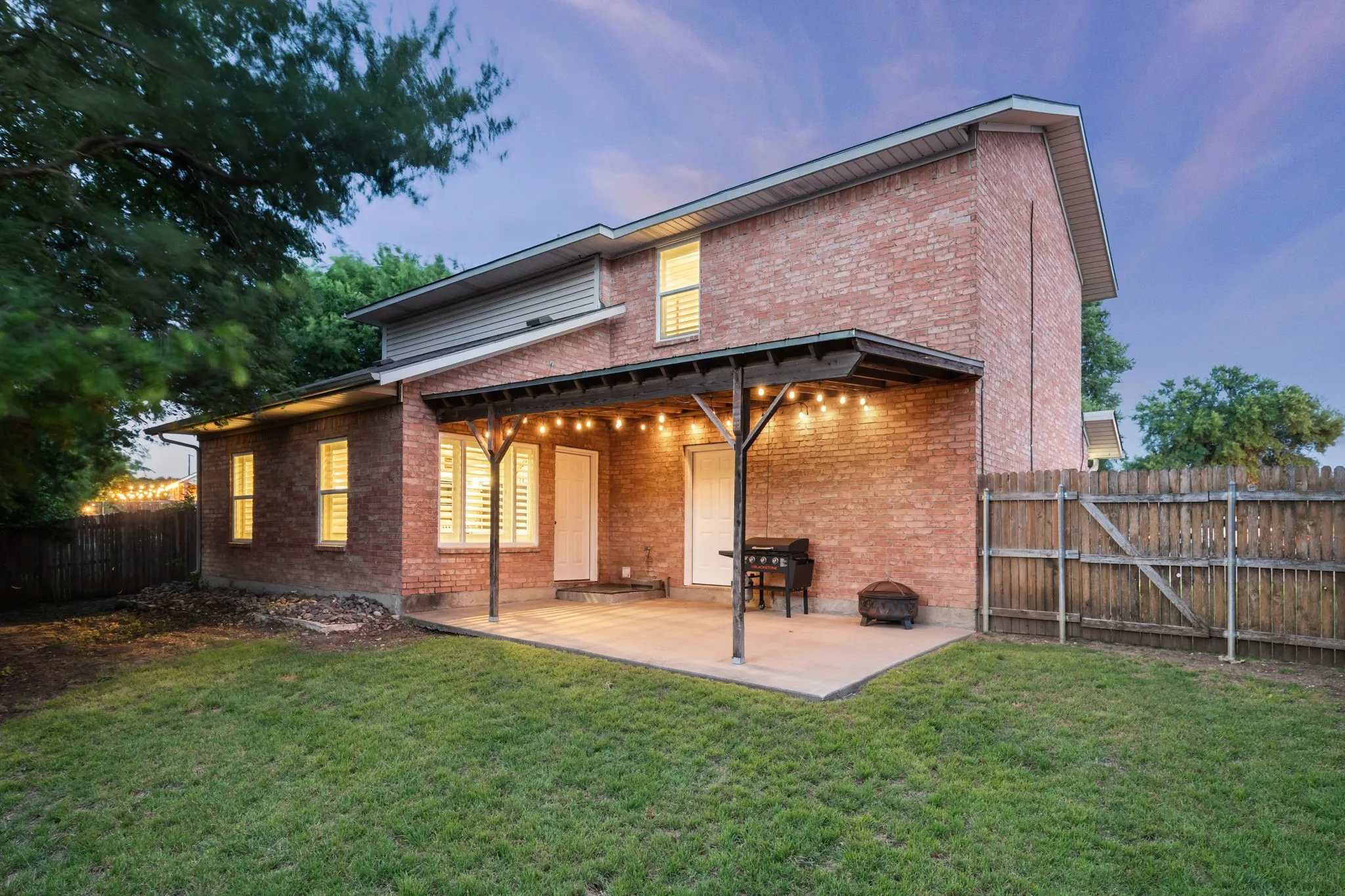 Single Family Residence For Sale in Collin County , 336 Timbercreek Court, Princeton, Texas 75407, 4 Bedroom, 3 Bathroom, 2 Garage spaces, 1,793 Sqft, built in 2003, mls#21391069, Real Estate Agent in Princeton, Homes For Sale in Collin county, Homes For Sale in Princeton, Realtor in Princeton Texas, Real Estate Brokerage Independent Realty Texas, Luminita Cordes Realtor