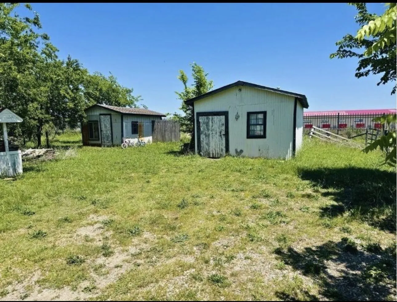 Single Family Residence For Sale in Collin County , 310 Broadway Avenue, Anna, Texas 75409, 3 Bedroom, 2 Bathroom, Garage spaces, 1,812 Sqft, built in 1950, mls#21390975, Real Estate Agent in Anna, Homes For Sale in Collin county, Homes For Sale in Anna, Realtor in Anna Texas, Real Estate Brokerage Independent Realty Texas, Luminita Cordes Realtor
