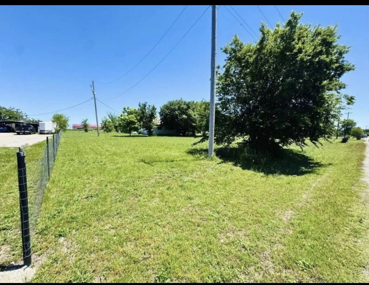 Single Family Residence For Sale in Collin County , 310 Broadway Avenue, Anna, Texas 75409, 3 Bedroom, 2 Bathroom, Garage spaces, 1,812 Sqft, built in 1950, mls#21390975, Real Estate Agent in Anna, Homes For Sale in Collin county, Homes For Sale in Anna, Realtor in Anna Texas, Real Estate Brokerage Independent Realty Texas, Luminita Cordes Realtor