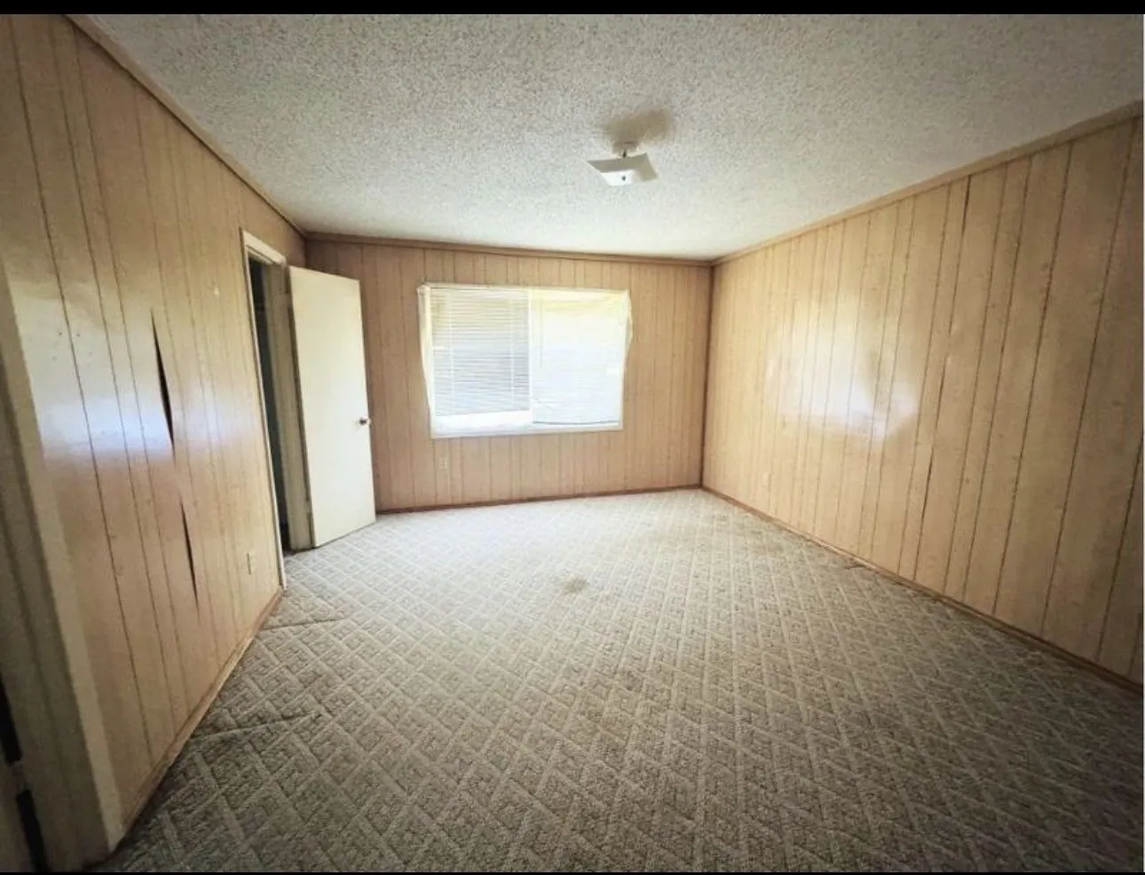 Single Family Residence For Sale in Collin County , 310 Broadway Avenue, Anna, Texas 75409, 3 Bedroom, 2 Bathroom, Garage spaces, 1,812 Sqft, built in 1950, mls#21390975, Real Estate Agent in Anna, Homes For Sale in Collin county, Homes For Sale in Anna, Realtor in Anna Texas, Real Estate Brokerage Independent Realty Texas, Luminita Cordes Realtor