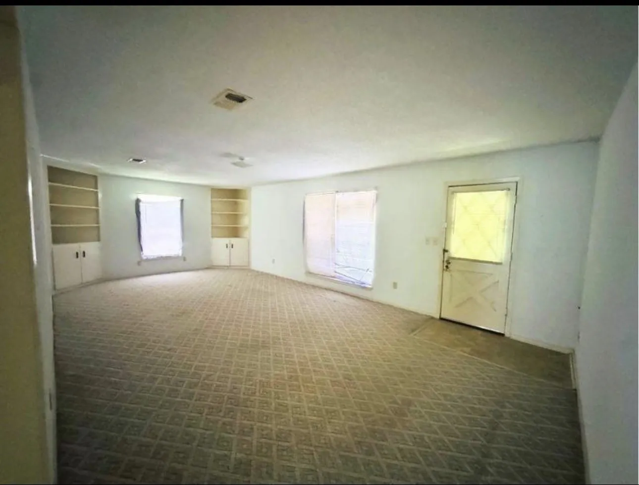 Single Family Residence For Sale in Collin County , 310 Broadway Avenue, Anna, Texas 75409, 3 Bedroom, 2 Bathroom, Garage spaces, 1,812 Sqft, built in 1950, mls#21390975, Real Estate Agent in Anna, Homes For Sale in Collin county, Homes For Sale in Anna, Realtor in Anna Texas, Real Estate Brokerage Independent Realty Texas, Luminita Cordes Realtor