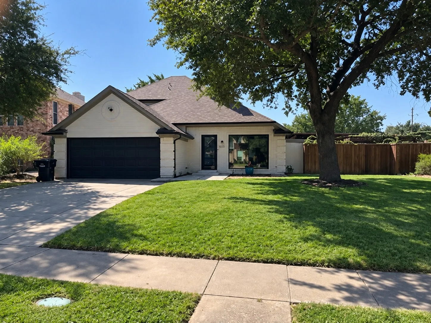 Single Family Residence For Sale in Collin County , 820 Raywood Circle, Plano, Texas 75075, 3 Bedroom, 3 Bathroom, 2 Garage spaces, 1,755 Sqft, built in 1989, mls#21390886, Real Estate Agent in Plano, Homes For Sale in Collin county, Homes For Sale in Plano, Realtor in Plano Texas, Real Estate Brokerage Independent Realty Texas, Luminita Cordes Realtor