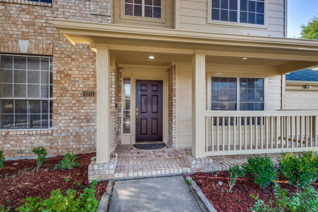 Single Family Residence For Sale in Denton County , 3201 Marquette Drive, Flower Mound, Texas 75022, 4 Bedroom, 3 Bathroom, 2 Garage spaces, 2,498 Sqft, built in 1999, mls#21388391, Real Estate Agent in Flower Mound, Homes For Sale in Denton county, Homes For Sale in Flower Mound, Realtor in Flower Mound Texas, Real Estate Brokerage Independent Realty Texas, Luminita Cordes Realtor