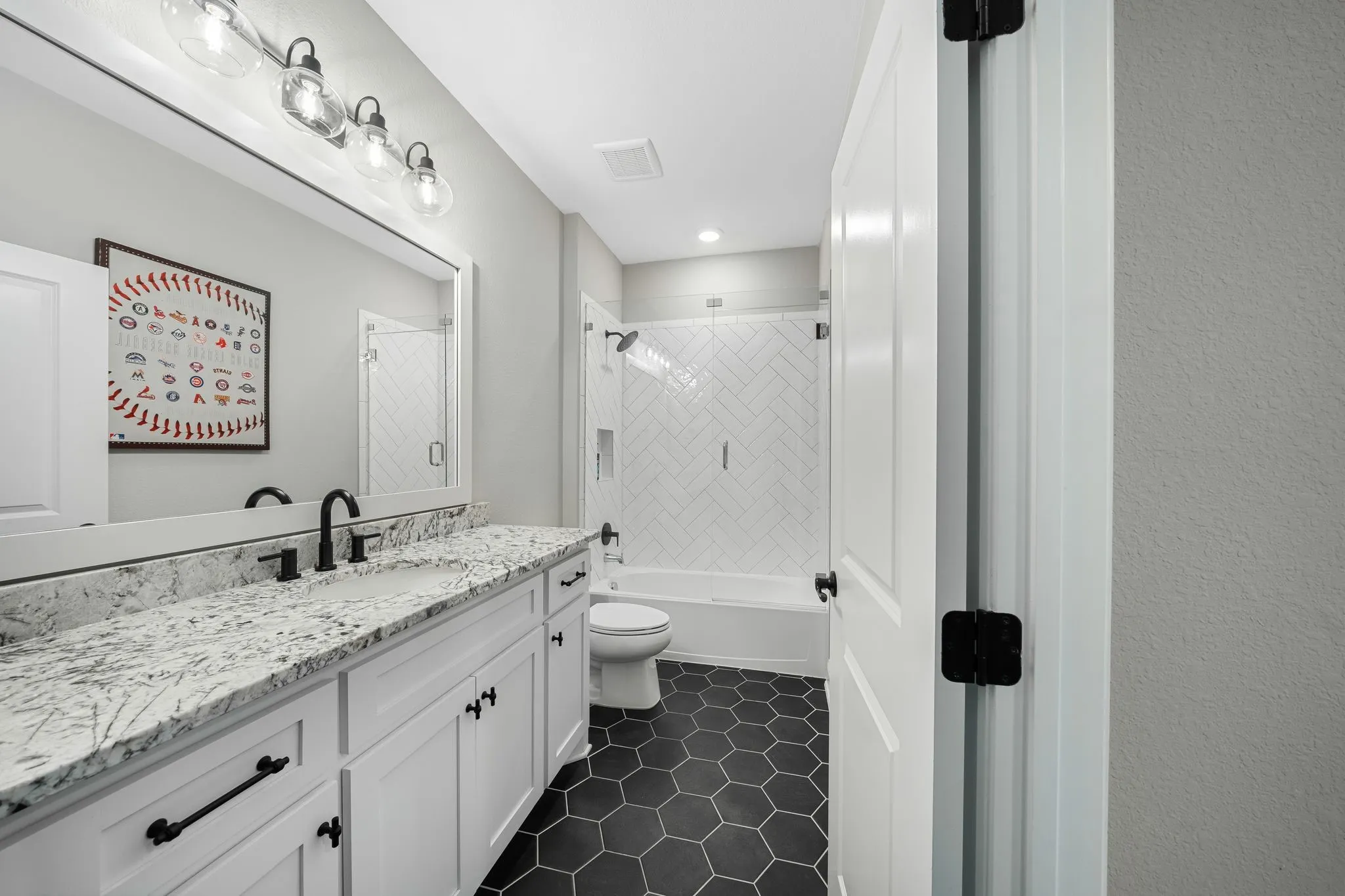 Single Family Residence For Sale in Denton County , 5401 Barry Boulevard, Flower Mound, Texas 75022, 4 Bedroom, 6 Bathroom, 3 Garage spaces, 5,656 Sqft, built in 2022, mls#21391109, Real Estate Agent in Flower Mound, Homes For Sale in Denton county, Homes For Sale in Flower Mound, Realtor in Flower Mound Texas, Real Estate Brokerage Independent Realty Texas, Luminita Cordes Realtor