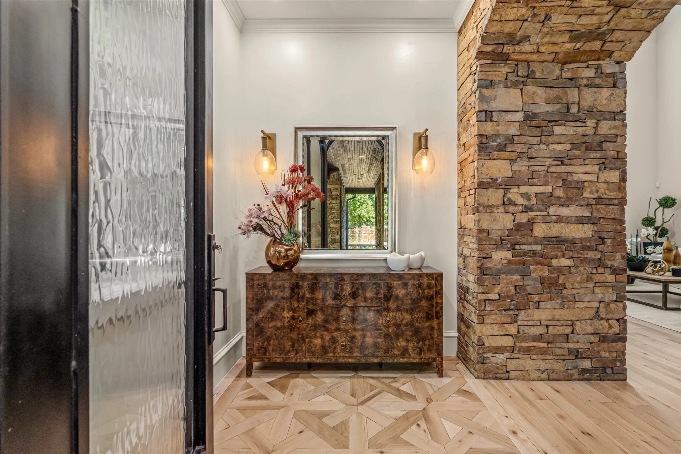 Single Family Residence For Sale in Tarrant County , 2215 King Fisher Drive, Westlake, Texas 76262, 4 Bedroom, 6 Bathroom, 3 Garage spaces, 4,084 Sqft, built in 2008, mls#21391086, Real Estate Agent in Westlake, Homes For Sale in Tarrant county, Homes For Sale in Westlake, Realtor in Westlake Texas, Real Estate Brokerage Independent Realty Texas, Luminita Cordes Realtor