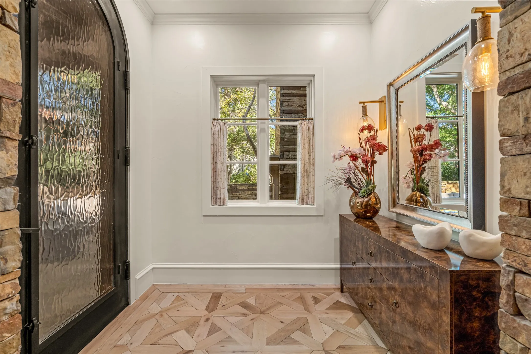 Single Family Residence For Sale in Tarrant County , 2215 King Fisher Drive, Westlake, Texas 76262, 4 Bedroom, 6 Bathroom, 3 Garage spaces, 4,084 Sqft, built in 2008, mls#21391086, Real Estate Agent in Westlake, Homes For Sale in Tarrant county, Homes For Sale in Westlake, Realtor in Westlake Texas, Real Estate Brokerage Independent Realty Texas, Luminita Cordes Realtor
