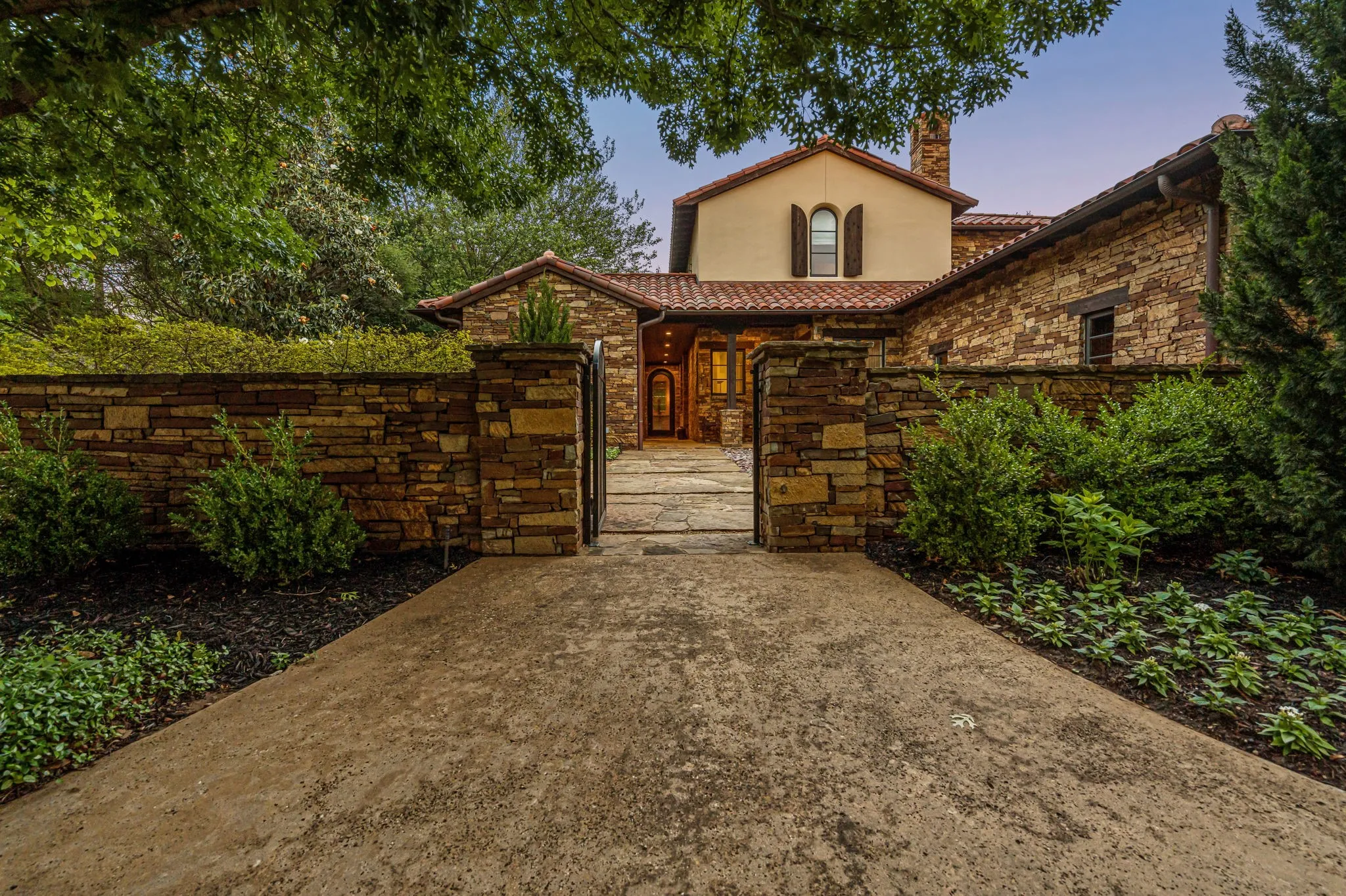 Single Family Residence For Sale in Tarrant County , 2215 King Fisher Drive, Westlake, Texas 76262, 4 Bedroom, 6 Bathroom, 3 Garage spaces, 4,084 Sqft, built in 2008, mls#21391086, Real Estate Agent in Westlake, Homes For Sale in Tarrant county, Homes For Sale in Westlake, Realtor in Westlake Texas, Real Estate Brokerage Independent Realty Texas, Luminita Cordes Realtor