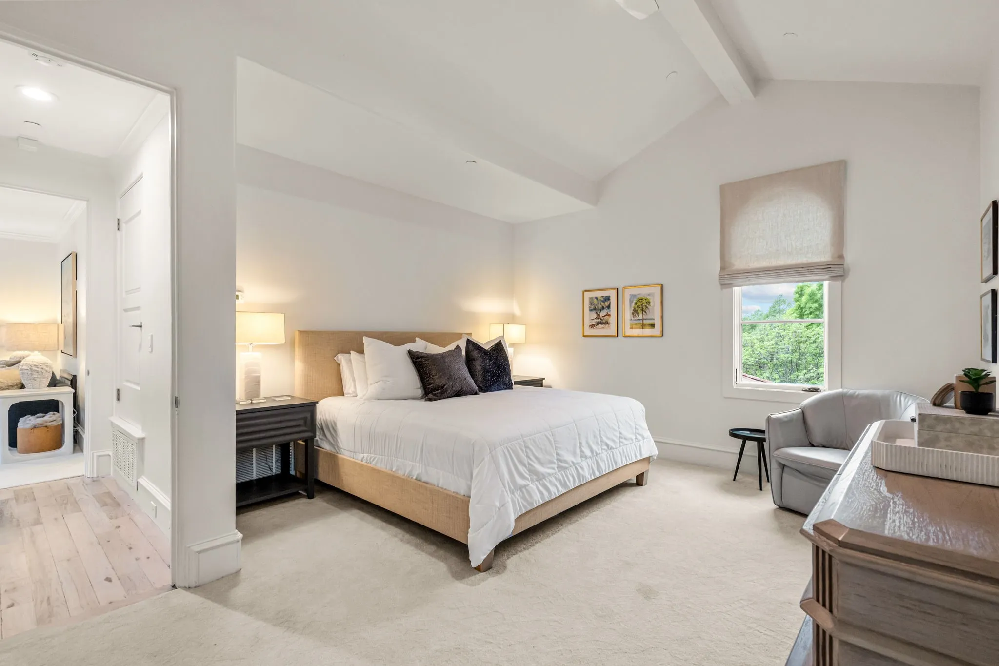 Single Family Residence For Sale in Tarrant County , 2215 King Fisher Drive, Westlake, Texas 76262, 4 Bedroom, 6 Bathroom, 3 Garage spaces, 4,084 Sqft, built in 2008, mls#21391086, Real Estate Agent in Westlake, Homes For Sale in Tarrant county, Homes For Sale in Westlake, Realtor in Westlake Texas, Real Estate Brokerage Independent Realty Texas, Luminita Cordes Realtor