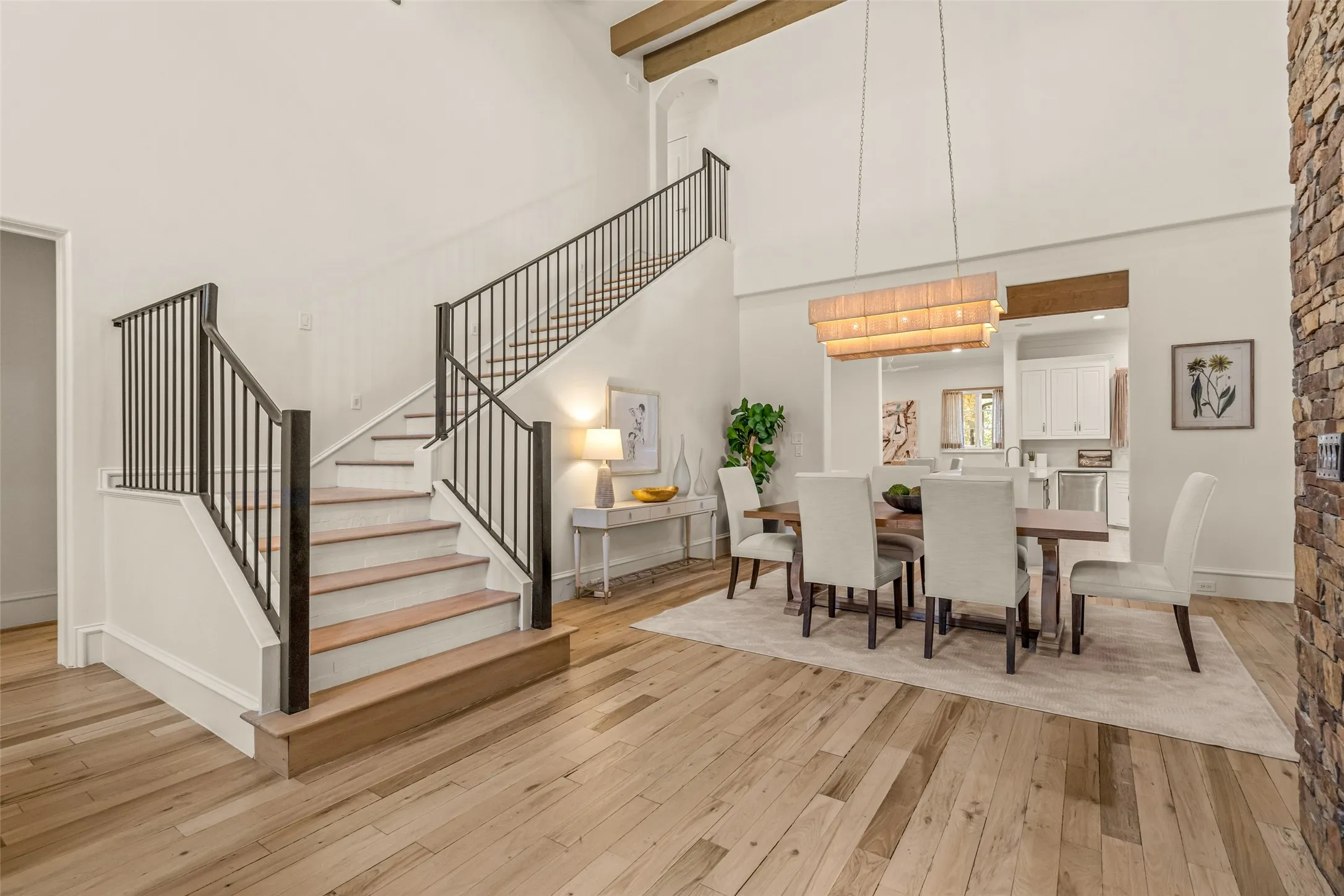 Single Family Residence For Sale in Tarrant County , 2215 King Fisher Drive, Westlake, Texas 76262, 4 Bedroom, 6 Bathroom, 3 Garage spaces, 4,084 Sqft, built in 2008, mls#21391086, Real Estate Agent in Westlake, Homes For Sale in Tarrant county, Homes For Sale in Westlake, Realtor in Westlake Texas, Real Estate Brokerage Independent Realty Texas, Luminita Cordes Realtor
