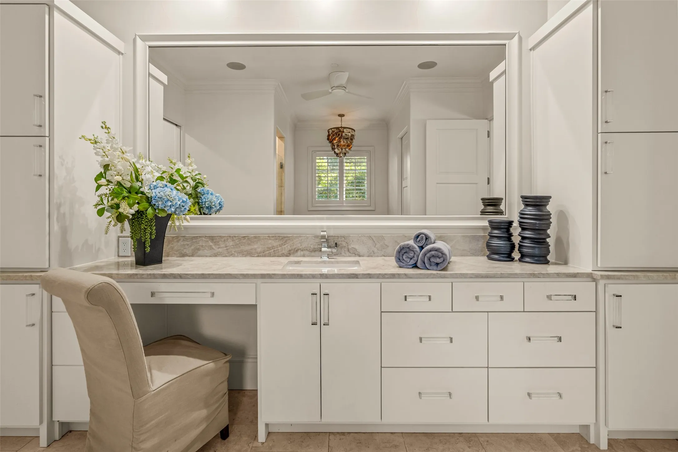 Single Family Residence For Sale in Tarrant County , 2215 King Fisher Drive, Westlake, Texas 76262, 4 Bedroom, 6 Bathroom, 3 Garage spaces, 4,084 Sqft, built in 2008, mls#21391086, Real Estate Agent in Westlake, Homes For Sale in Tarrant county, Homes For Sale in Westlake, Realtor in Westlake Texas, Real Estate Brokerage Independent Realty Texas, Luminita Cordes Realtor