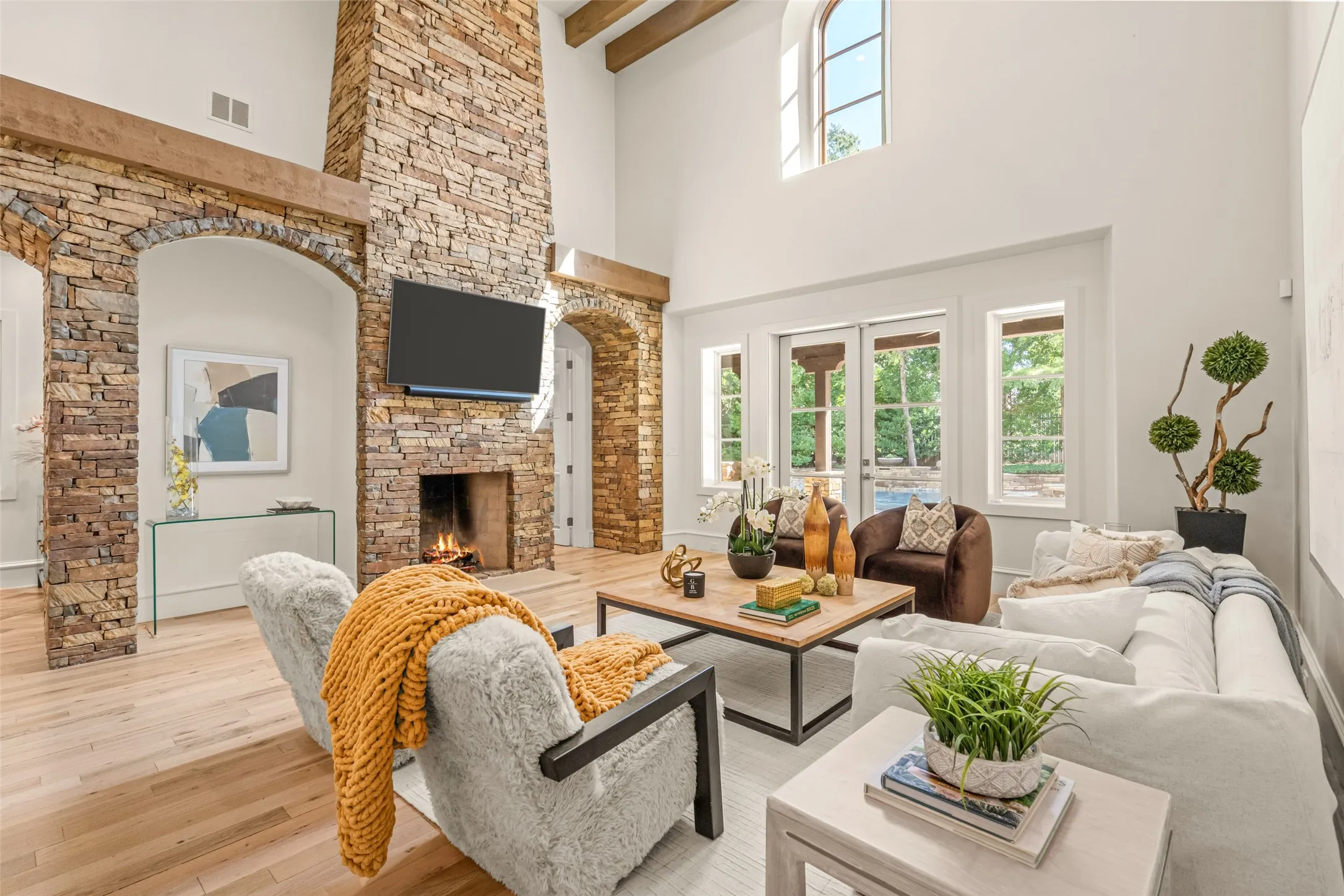 Single Family Residence For Sale in Tarrant County , 2215 King Fisher Drive, Westlake, Texas 76262, 4 Bedroom, 6 Bathroom, 3 Garage spaces, 4,084 Sqft, built in 2008, mls#21391086, Real Estate Agent in Westlake, Homes For Sale in Tarrant county, Homes For Sale in Westlake, Realtor in Westlake Texas, Real Estate Brokerage Independent Realty Texas, Luminita Cordes Realtor
