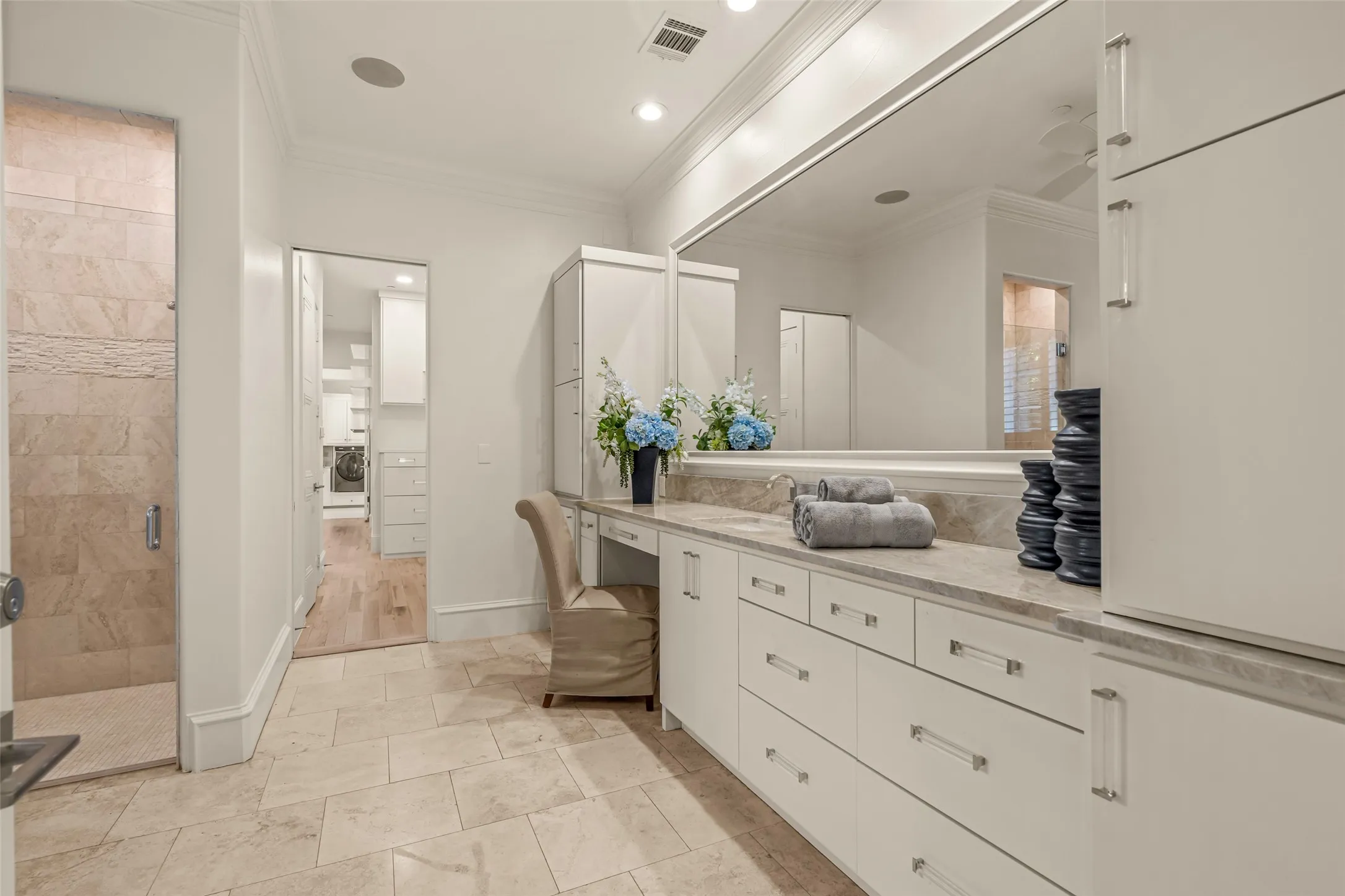 Single Family Residence For Sale in Tarrant County , 2215 King Fisher Drive, Westlake, Texas 76262, 4 Bedroom, 6 Bathroom, 3 Garage spaces, 4,084 Sqft, built in 2008, mls#21391086, Real Estate Agent in Westlake, Homes For Sale in Tarrant county, Homes For Sale in Westlake, Realtor in Westlake Texas, Real Estate Brokerage Independent Realty Texas, Luminita Cordes Realtor