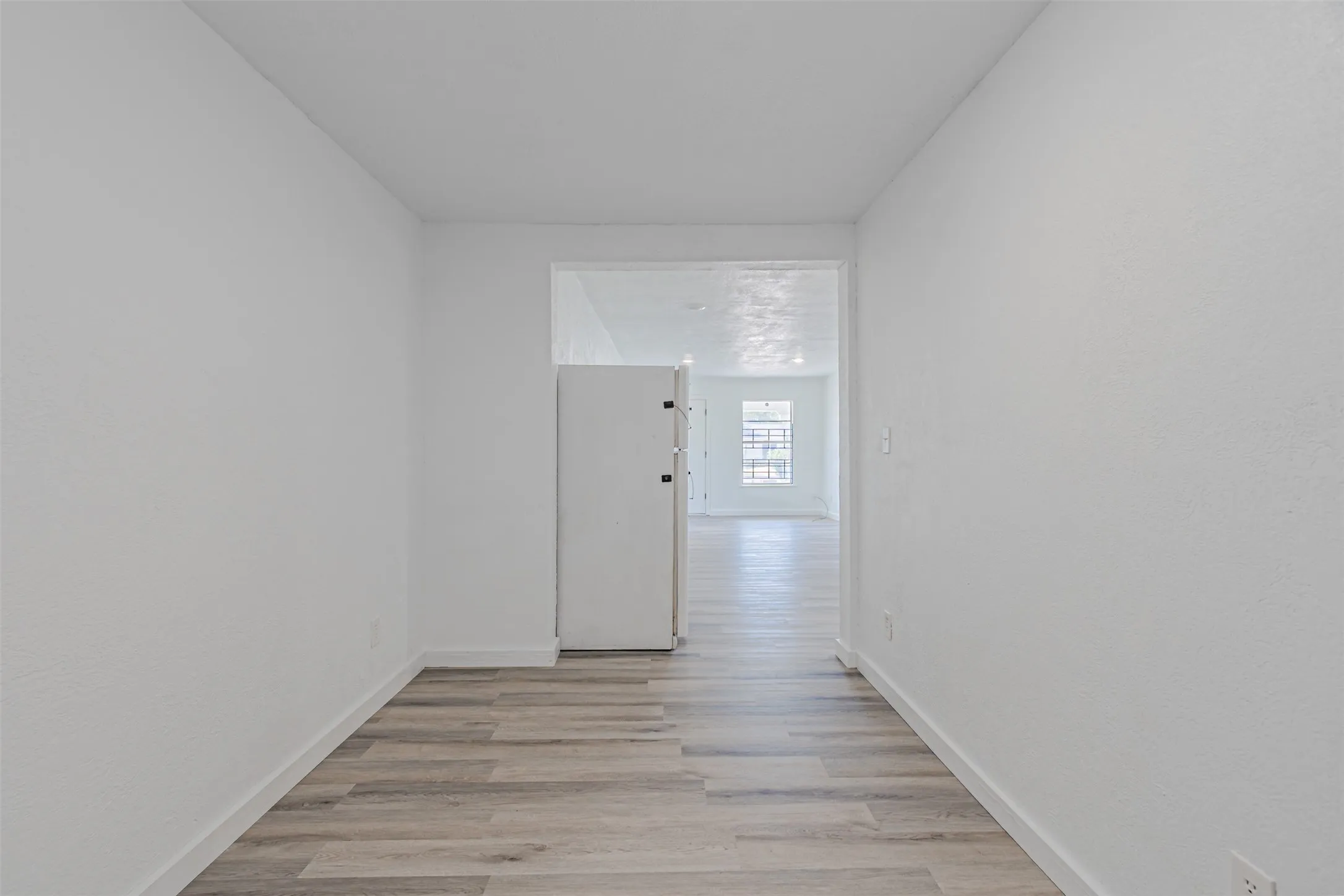 Single Family Residence For Sale in Tarrant County , 5406 Houghton Avenue, Fort Worth, Texas 76107, 1 Bedroom, 1 Bathroom, Garage spaces, 336 Sqft, built in 1920, mls#21391032, Real Estate Agent in Fort Worth, Homes For Sale in Tarrant county, Homes For Sale in Fort Worth, Realtor in Fort Worth Texas, Real Estate Brokerage Independent Realty Texas, Luminita Cordes Realtor