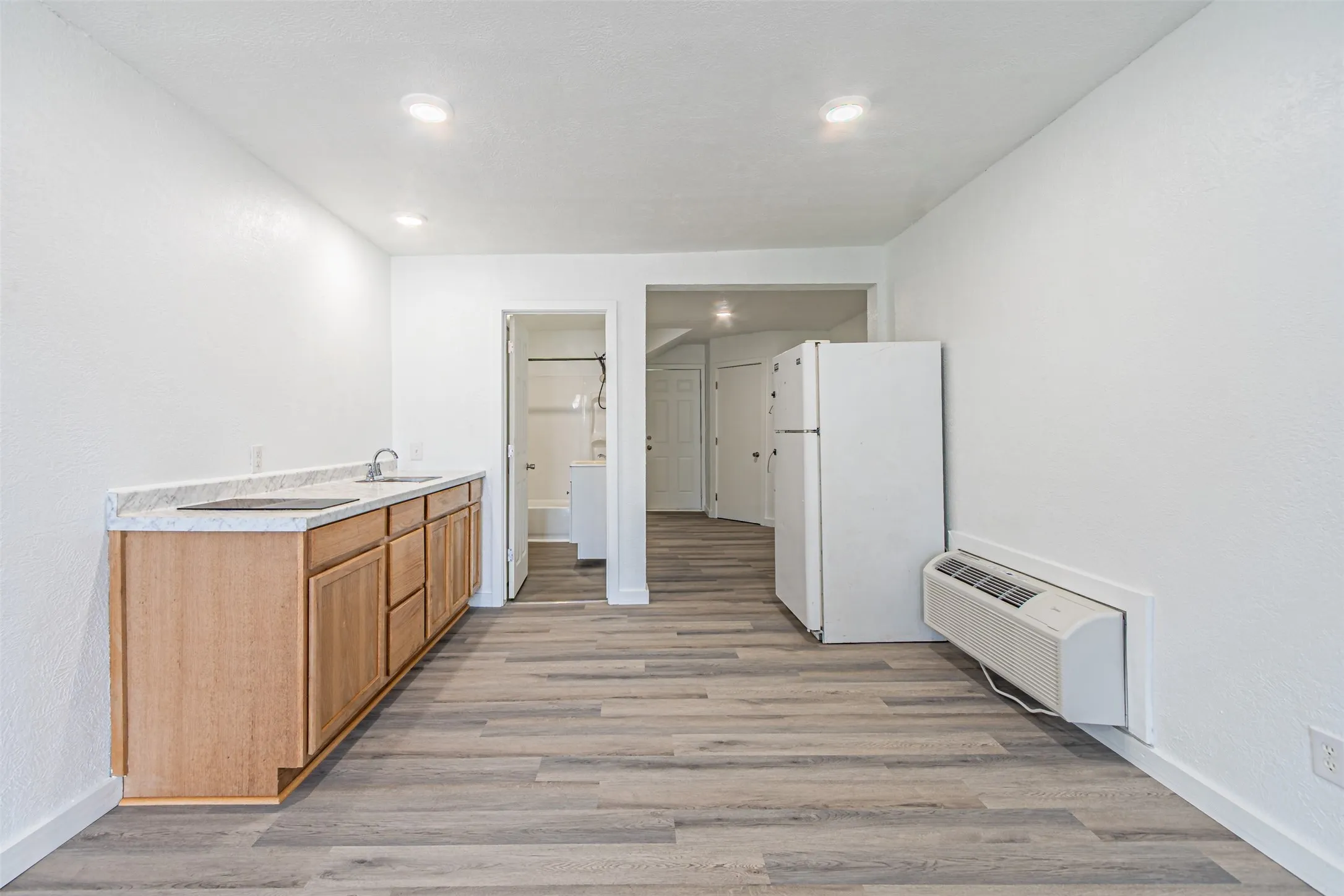 Single Family Residence For Sale in Tarrant County , 5406 Houghton Avenue, Fort Worth, Texas 76107, 1 Bedroom, 1 Bathroom, Garage spaces, 336 Sqft, built in 1920, mls#21391032, Real Estate Agent in Fort Worth, Homes For Sale in Tarrant county, Homes For Sale in Fort Worth, Realtor in Fort Worth Texas, Real Estate Brokerage Independent Realty Texas, Luminita Cordes Realtor
