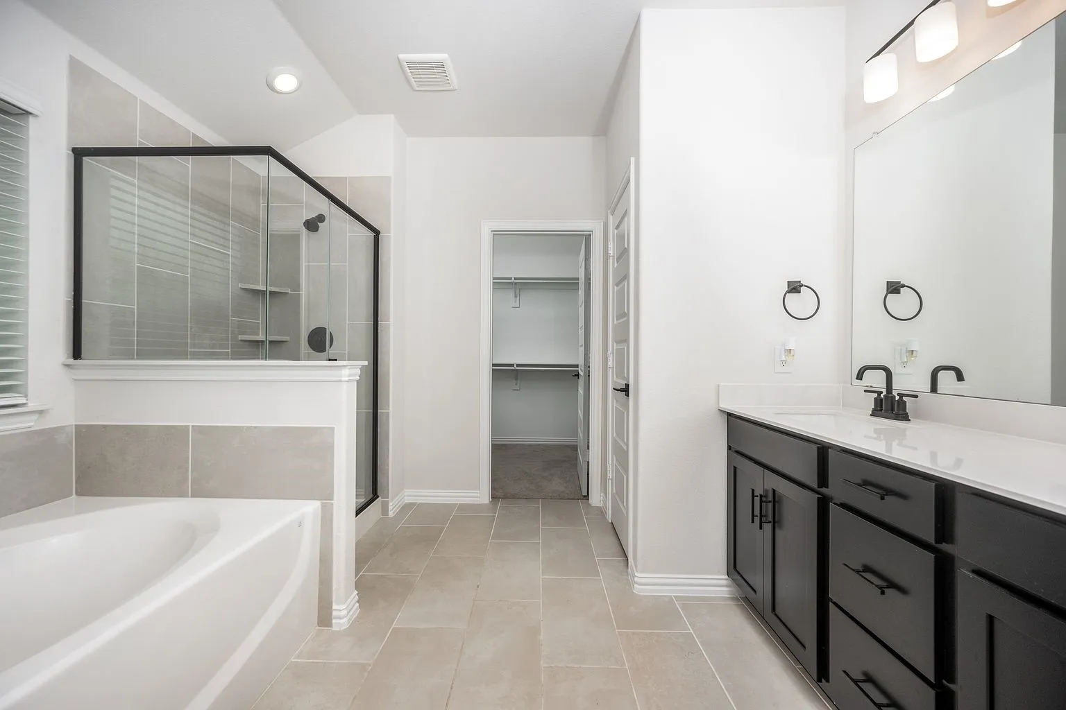 Single Family Residence For Rent in Denton County , 2104 Briar Rose Drive, Denton, Texas 76207, 4 Bedroom, 2 Bathroom, 2 Garage spaces, 2,053 Sqft, built in 2024, mls#21391122, Real Estate Agent in Denton, Homes For Rent in Denton county, Homes For Rent in Denton, Realtor in Denton Texas, Real Estate Brokerage Independent Realty Texas, Luminita Cordes Realtor