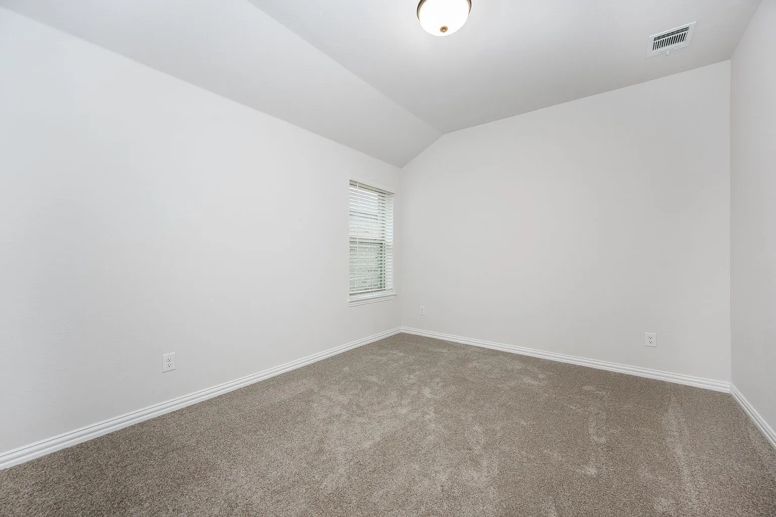 Single Family Residence For Rent in Denton County , 2104 Briar Rose Drive, Denton, Texas 76207, 4 Bedroom, 2 Bathroom, 2 Garage spaces, 2,053 Sqft, built in 2024, mls#21391122, Real Estate Agent in Denton, Homes For Rent in Denton county, Homes For Rent in Denton, Realtor in Denton Texas, Real Estate Brokerage Independent Realty Texas, Luminita Cordes Realtor