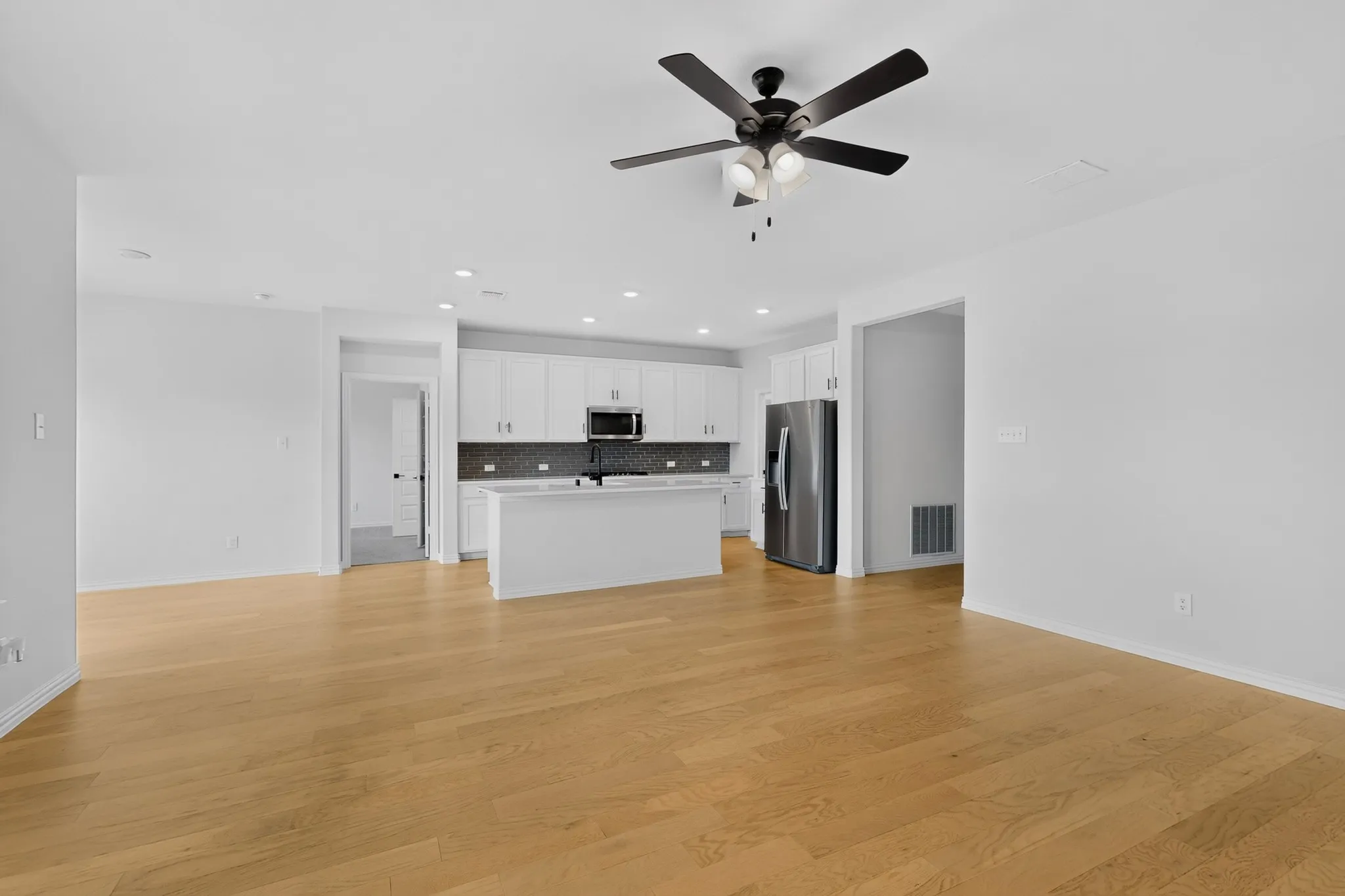 Single Family Residence For Rent in Denton County , 2104 Briar Rose Drive, Denton, Texas 76207, 4 Bedroom, 2 Bathroom, 2 Garage spaces, 2,053 Sqft, built in 2024, mls#21391122, Real Estate Agent in Denton, Homes For Rent in Denton county, Homes For Rent in Denton, Realtor in Denton Texas, Real Estate Brokerage Independent Realty Texas, Luminita Cordes Realtor
