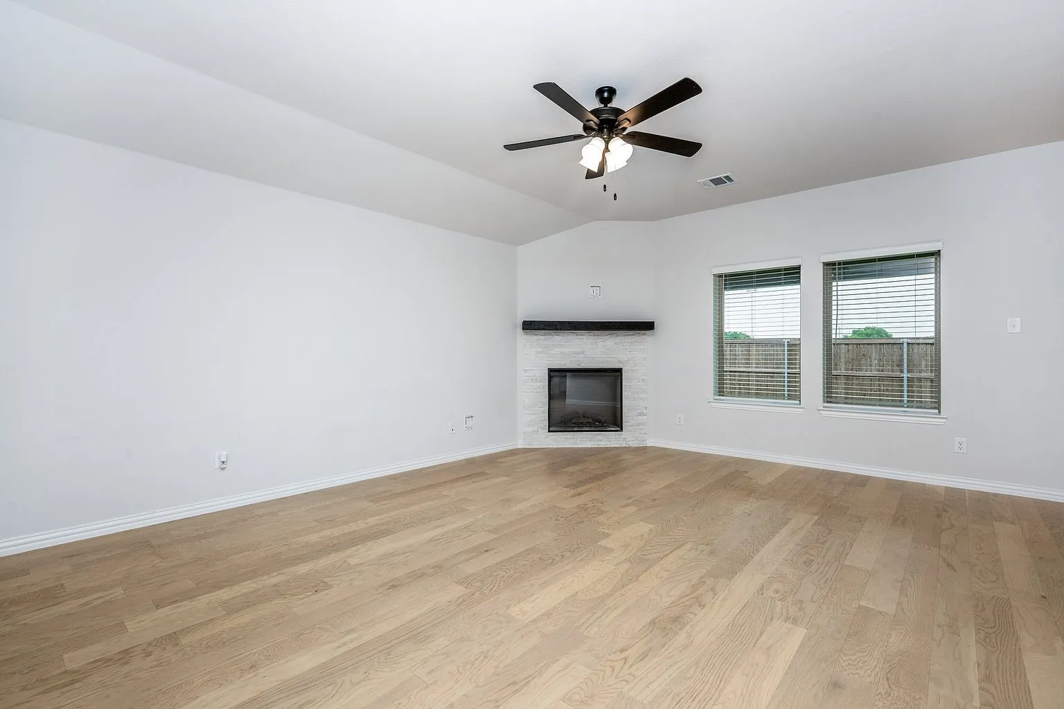 Single Family Residence For Rent in Denton County , 2104 Briar Rose Drive, Denton, Texas 76207, 4 Bedroom, 2 Bathroom, 2 Garage spaces, 2,053 Sqft, built in 2024, mls#21391122, Real Estate Agent in Denton, Homes For Rent in Denton county, Homes For Rent in Denton, Realtor in Denton Texas, Real Estate Brokerage Independent Realty Texas, Luminita Cordes Realtor