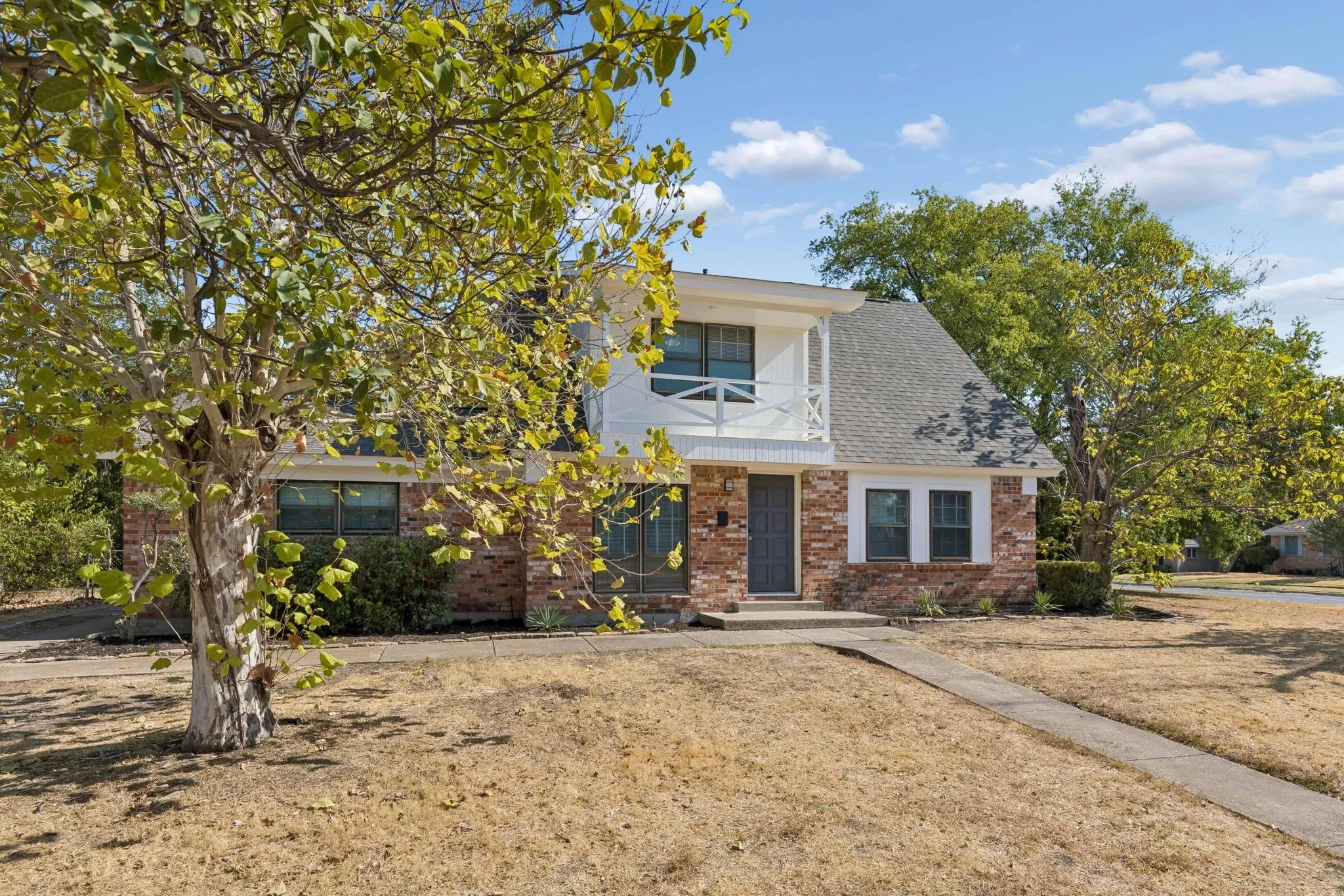 Home is located on a large corner​​‌​​​​‌​​‌‌​‌‌​​​‌‌​‌​‌​‌​​​‌​​ lot