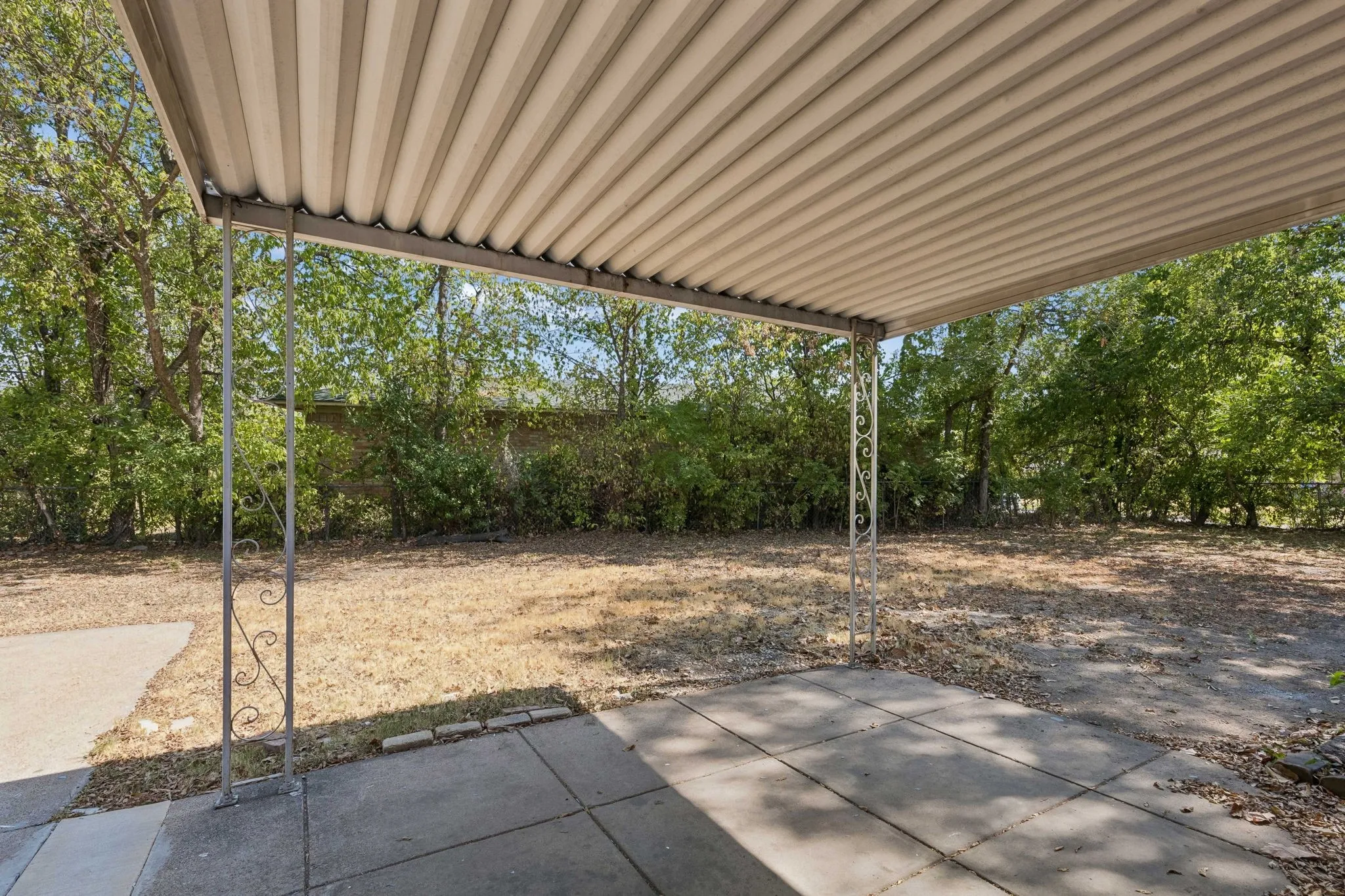 Single Family Residence For Sale in Dallas County , 2047 Abshire Lane, Dallas, Texas 75228, 3 Bedroom, 2 Bathroom, 2 Garage spaces, 1,635 Sqft, built in 1962, mls#21390403, Real Estate Agent in Dallas, Homes For Sale in Dallas county, Homes For Sale in Dallas, Realtor in Dallas Texas, Real Estate Brokerage Independent Realty Texas, Luminita Cordes Realtor