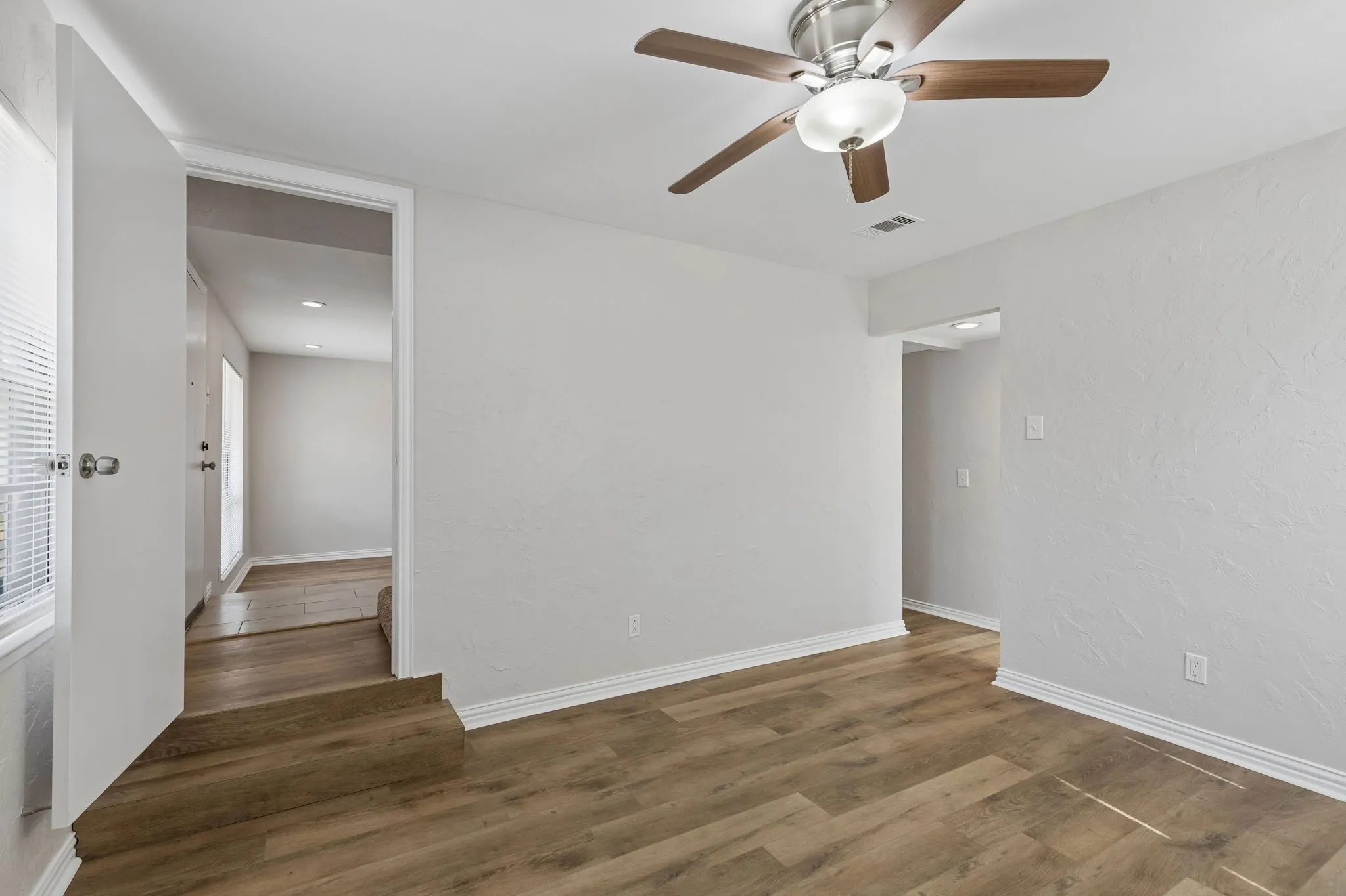 Single Family Residence For Sale in Dallas County , 2047 Abshire Lane, Dallas, Texas 75228, 3 Bedroom, 2 Bathroom, 2 Garage spaces, 1,635 Sqft, built in 1962, mls#21390403, Real Estate Agent in Dallas, Homes For Sale in Dallas county, Homes For Sale in Dallas, Realtor in Dallas Texas, Real Estate Brokerage Independent Realty Texas, Luminita Cordes Realtor