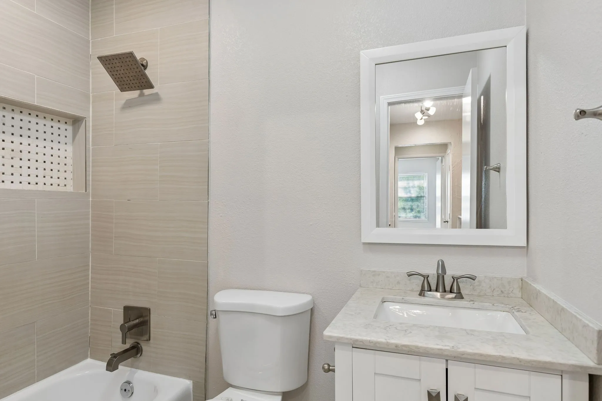 Single Family Residence For Sale in Dallas County , 2047 Abshire Lane, Dallas, Texas 75228, 3 Bedroom, 2 Bathroom, 2 Garage spaces, 1,635 Sqft, built in 1962, mls#21390403, Real Estate Agent in Dallas, Homes For Sale in Dallas county, Homes For Sale in Dallas, Realtor in Dallas Texas, Real Estate Brokerage Independent Realty Texas, Luminita Cordes Realtor