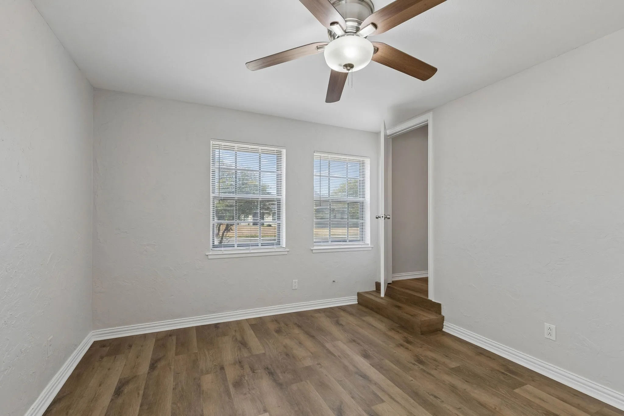 Single Family Residence For Sale in Dallas County , 2047 Abshire Lane, Dallas, Texas 75228, 3 Bedroom, 2 Bathroom, 2 Garage spaces, 1,635 Sqft, built in 1962, mls#21390403, Real Estate Agent in Dallas, Homes For Sale in Dallas county, Homes For Sale in Dallas, Realtor in Dallas Texas, Real Estate Brokerage Independent Realty Texas, Luminita Cordes Realtor